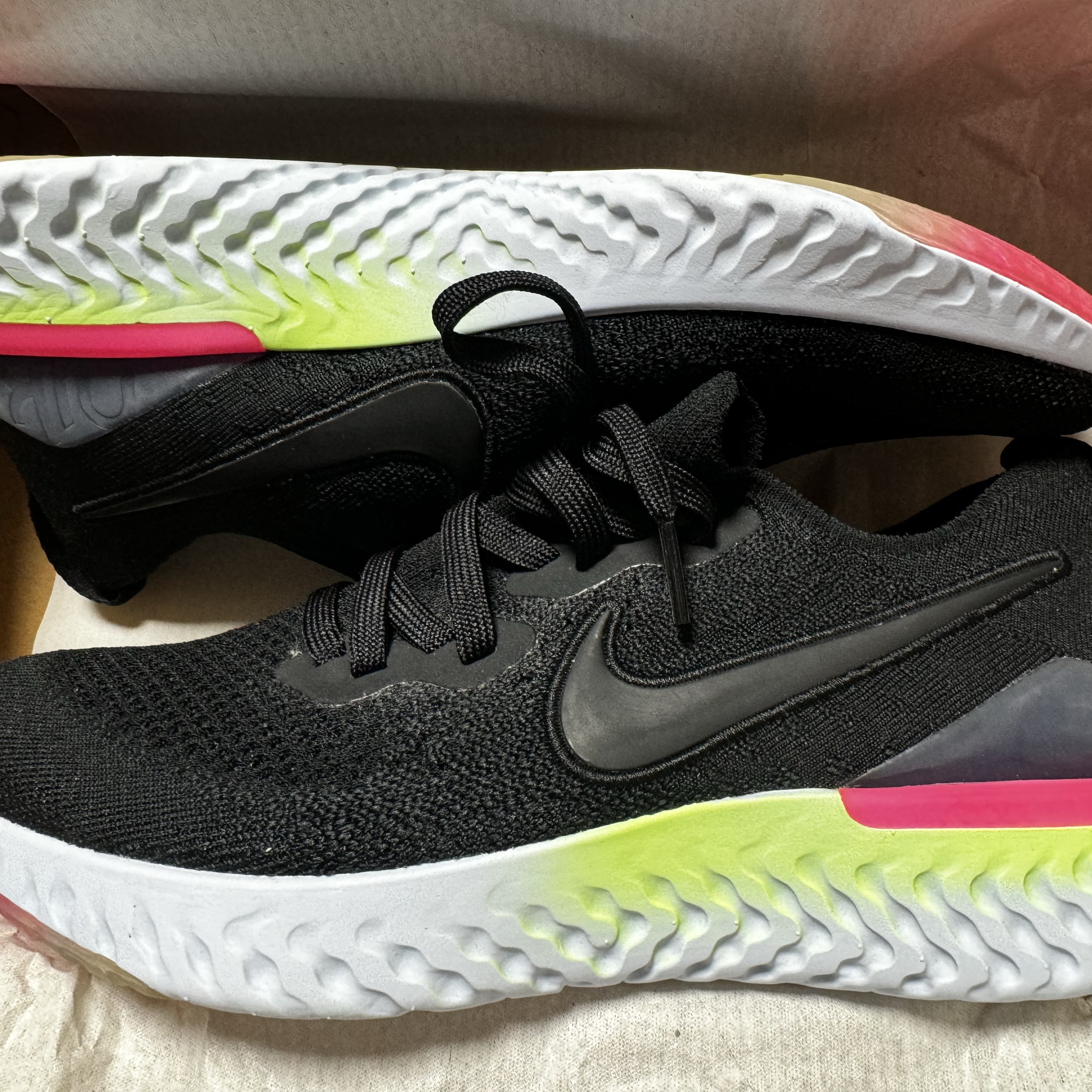 Nike Epic React Flyknit 2 Black Sapphire 착용 스타일 - 2