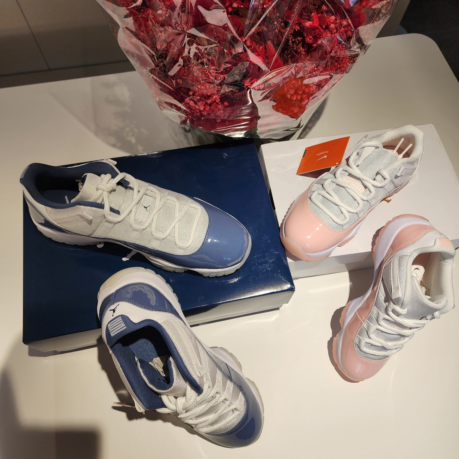 Jordan 11 Retro Low Diffused Blue, (W) Jordan 11 Retro Low Legend Pink 착용 스타일 - 2