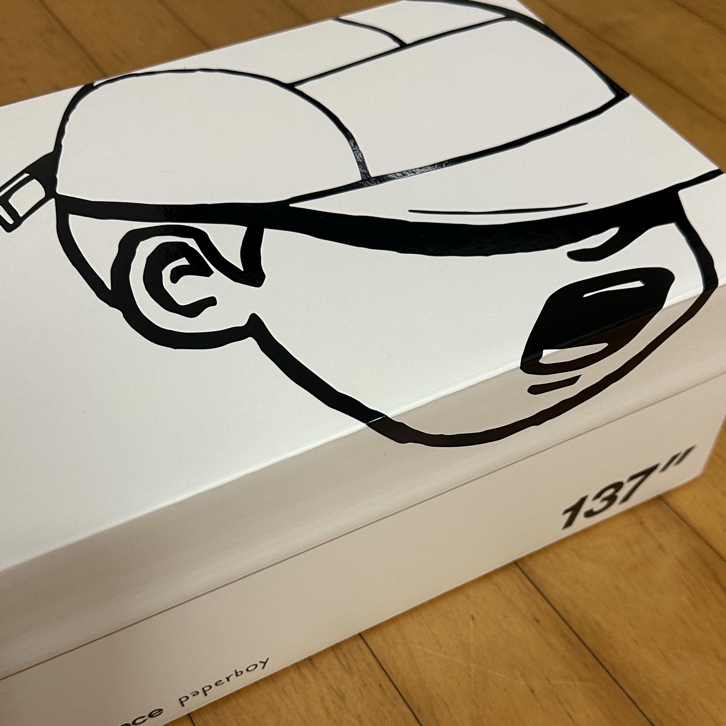 New Balance x Paperboy SC Elite V4 137’’ White Black 착용 스타일 - 2