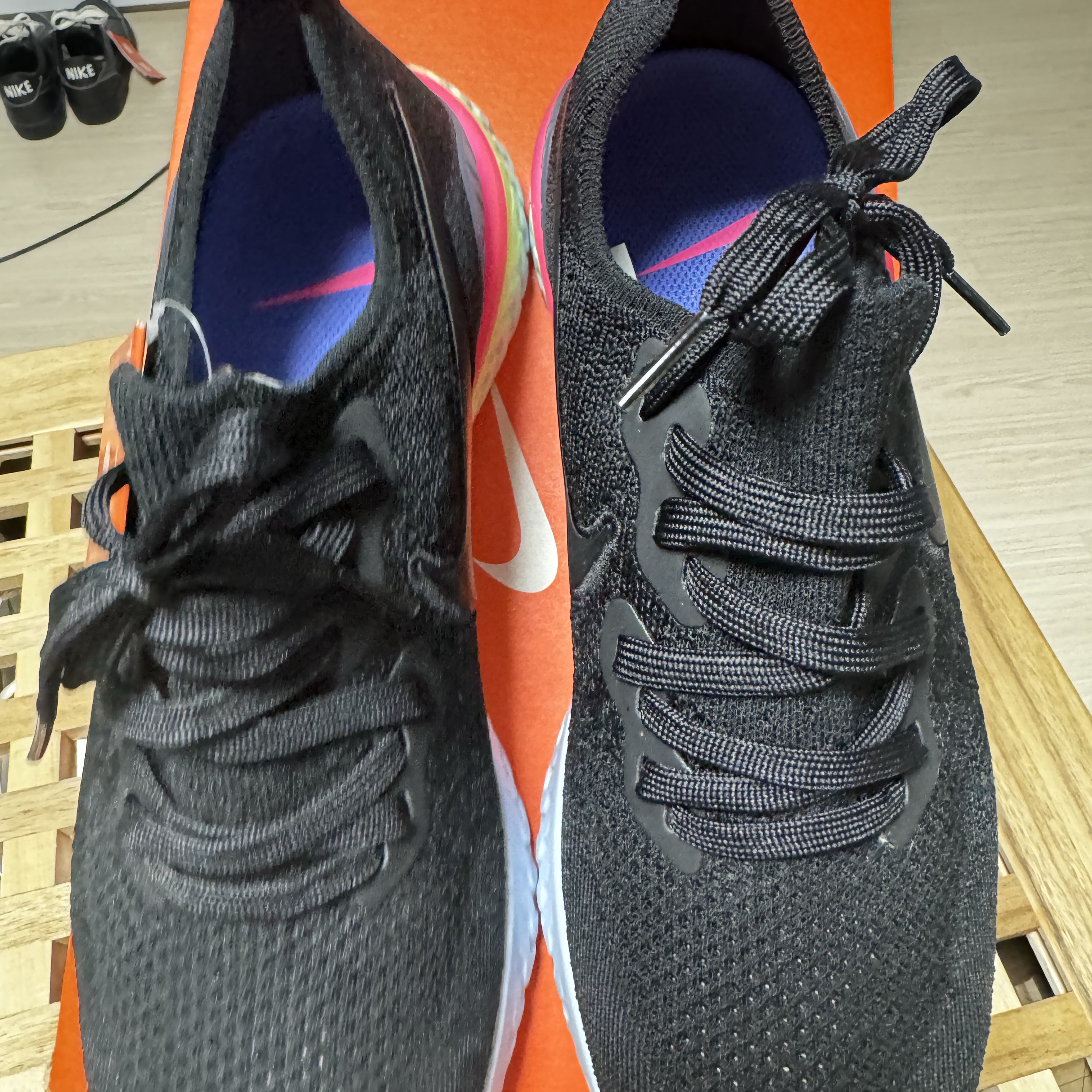 Nike Epic React Flyknit 2 Black Sapphire 착용 스타일 - 4