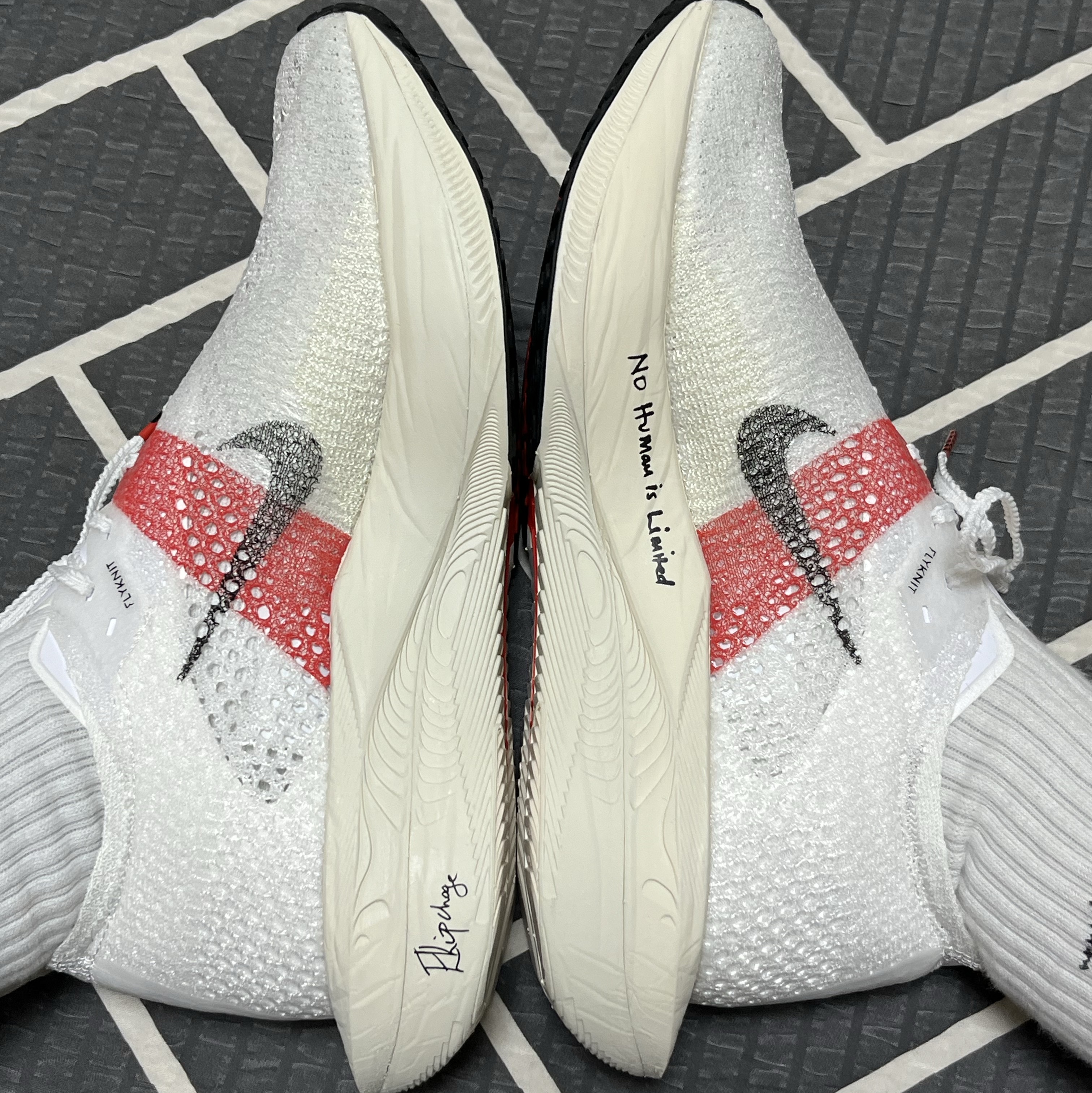 Nike ZoomX Vaporfly Next% 3 Eliud Kipchoge 착용 스타일