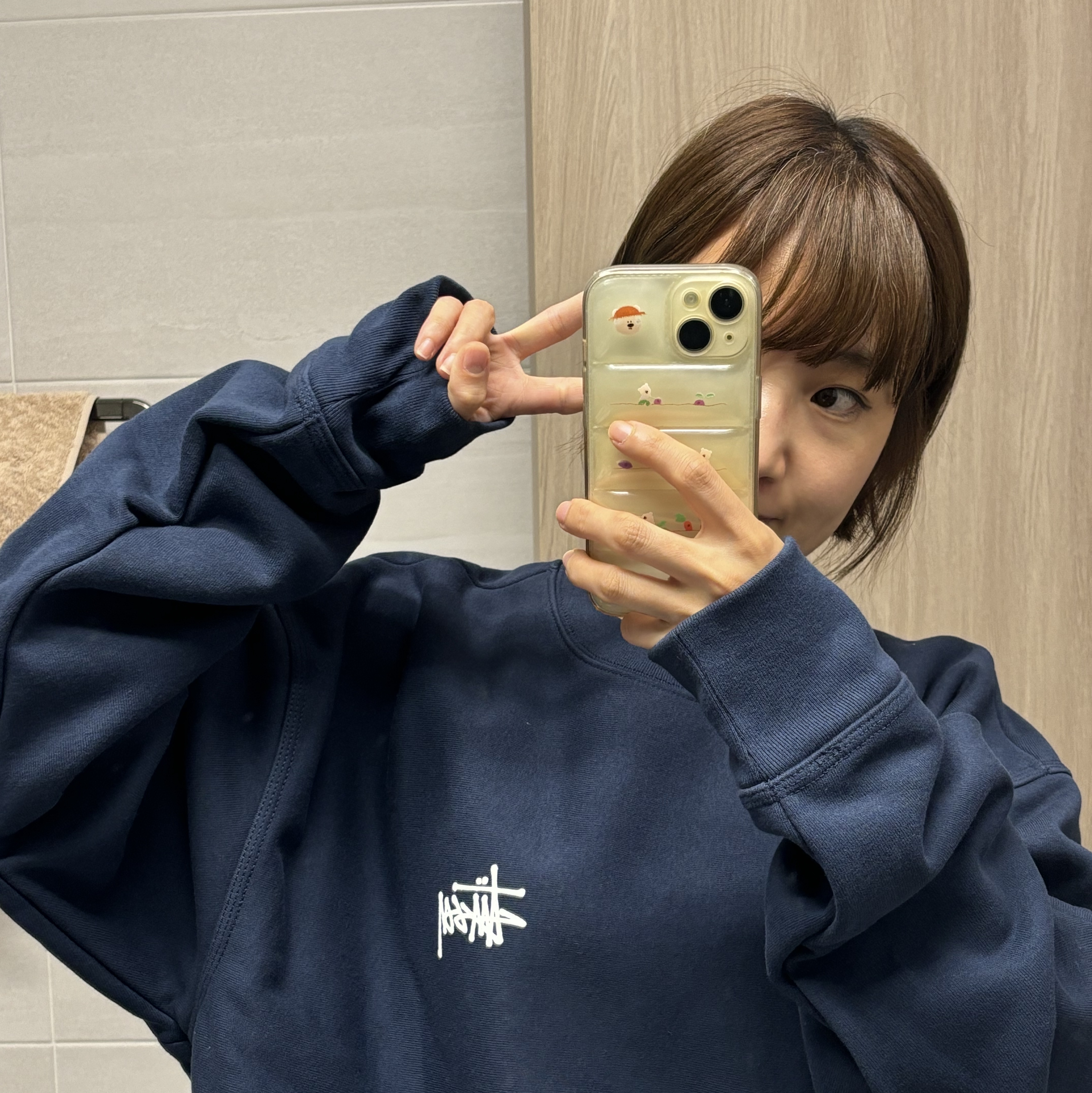 Stussy Basic Stussy Crew Navy 2024, 2025 착용 스타일 - 2