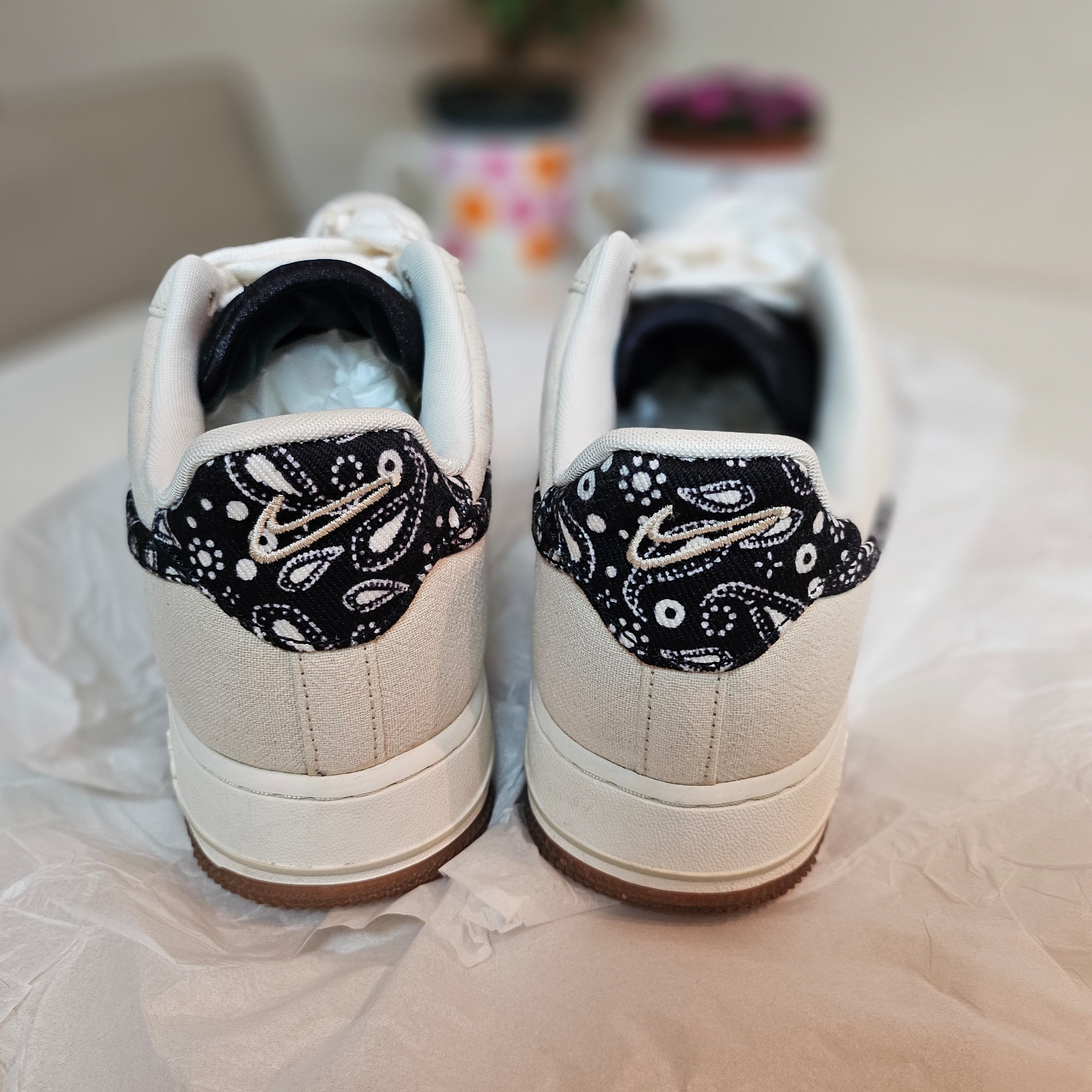 Nike Air Force 1 '07 LV8 Paisley Swoosh 착용 스타일 - 2