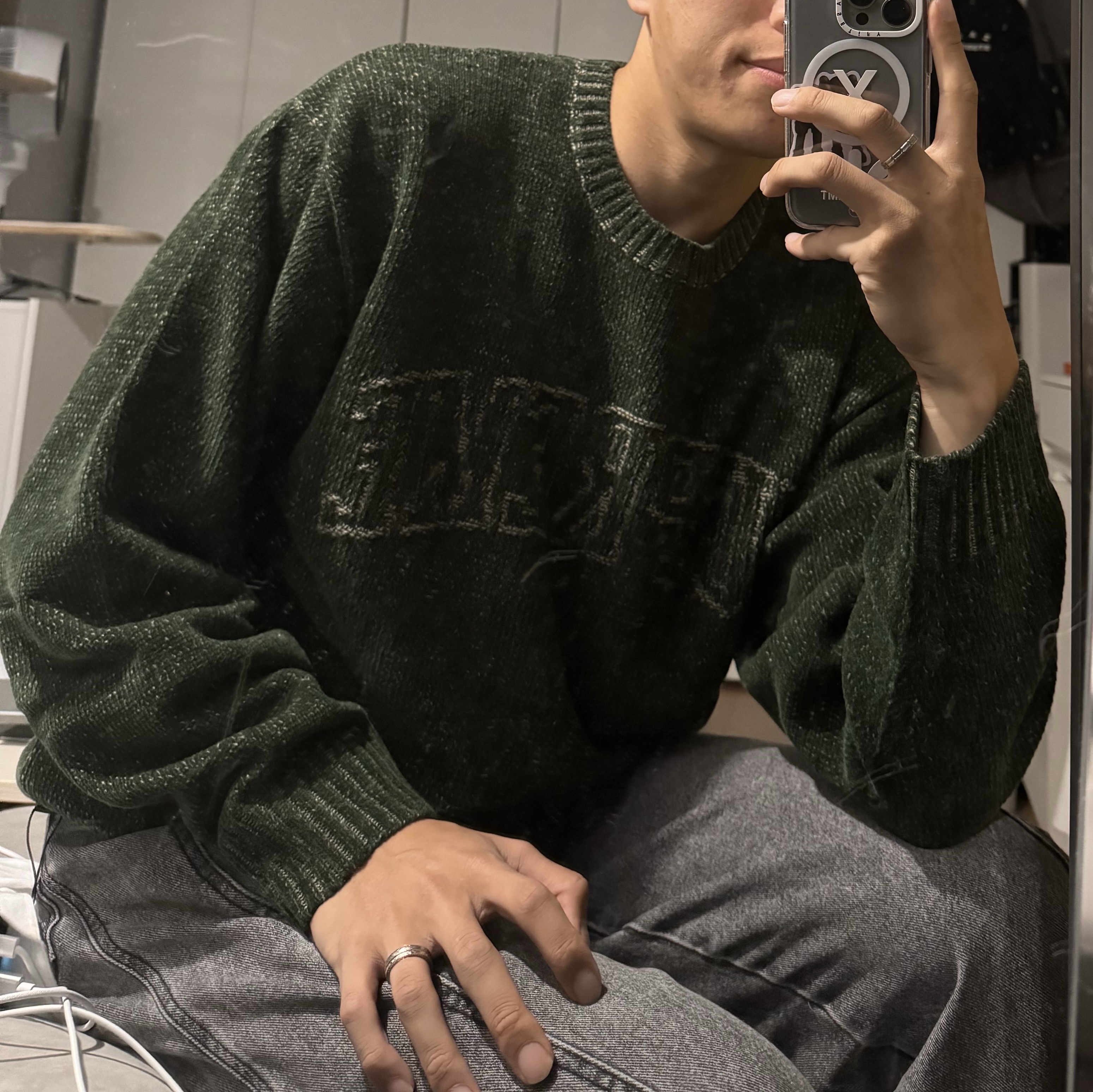 Supreme Contrast Arc Sweater Olive - 24SS 착용 스타일