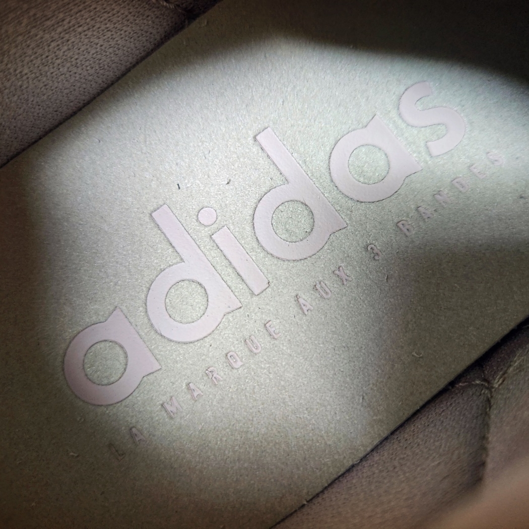 Adidas x Fear of God Athletics Los Angeles Runner Sesame 착용 스타일 - 5