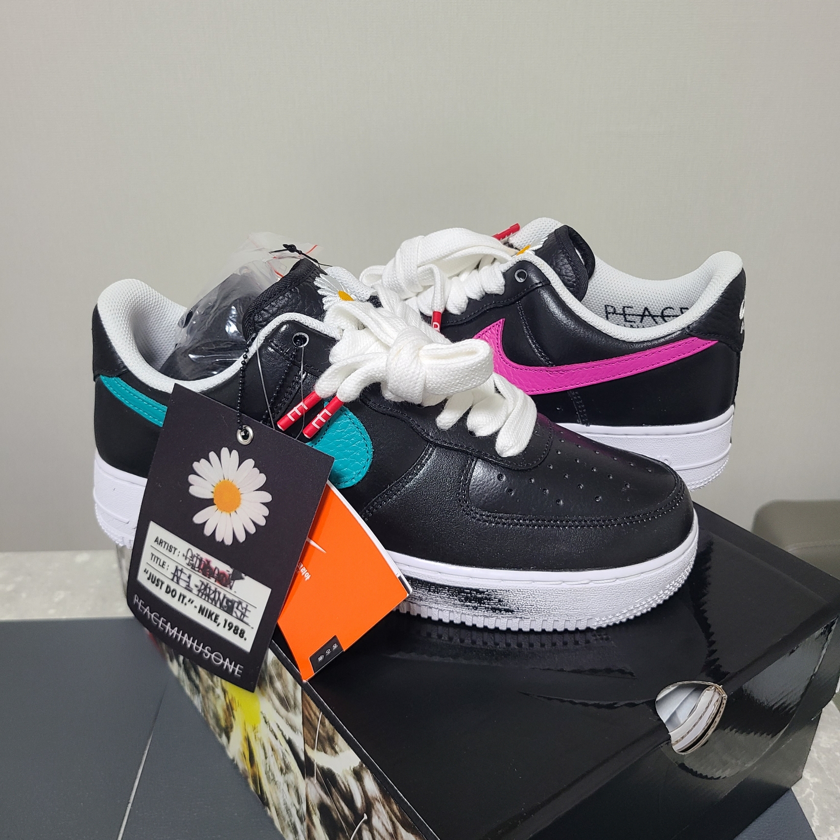 Nike x Peaceminusone Air Force 1 Low Para-Noise 3.0 Black and Multicolor 착용 스타일