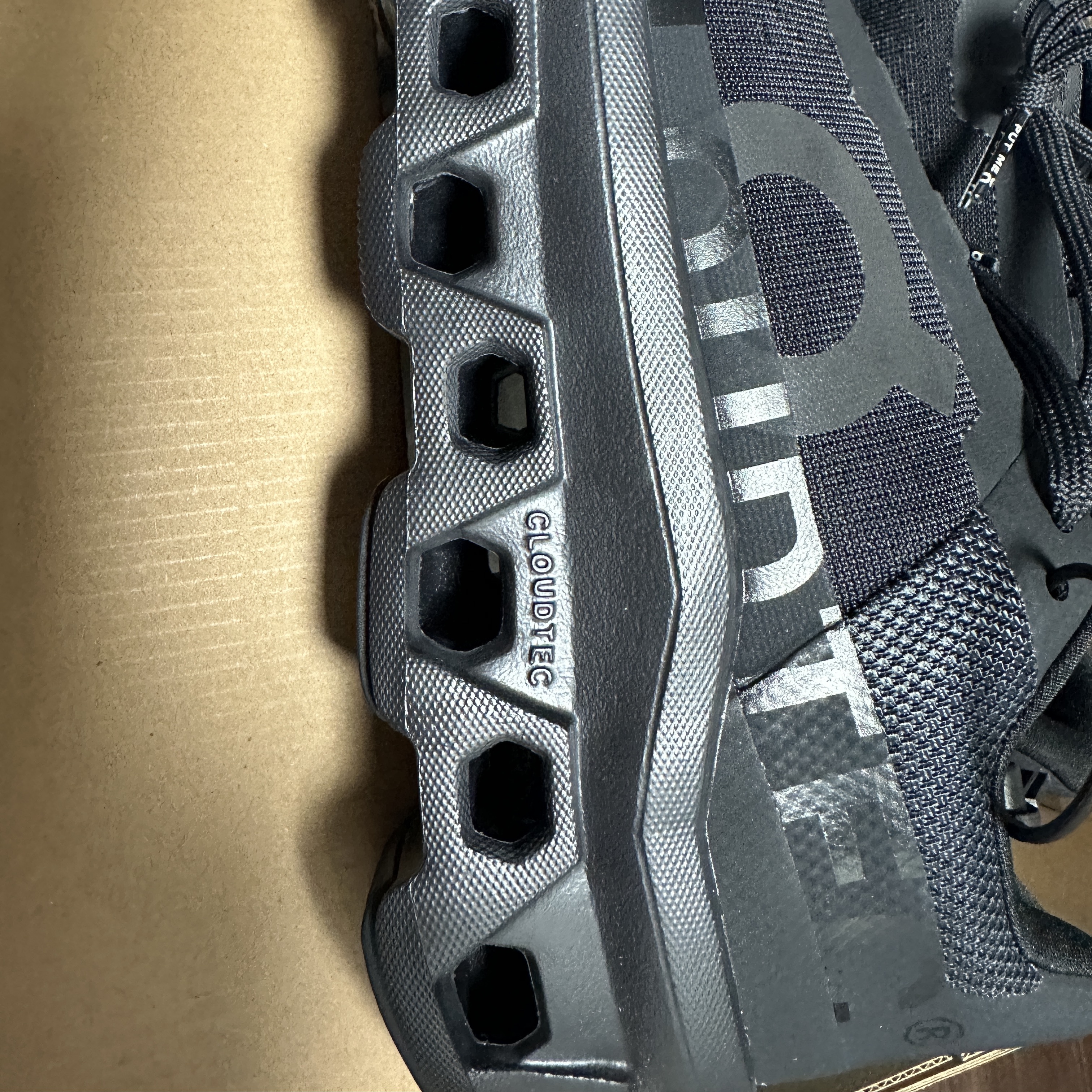 On Running Cloudmonster All Black 착용 스타일 - 5