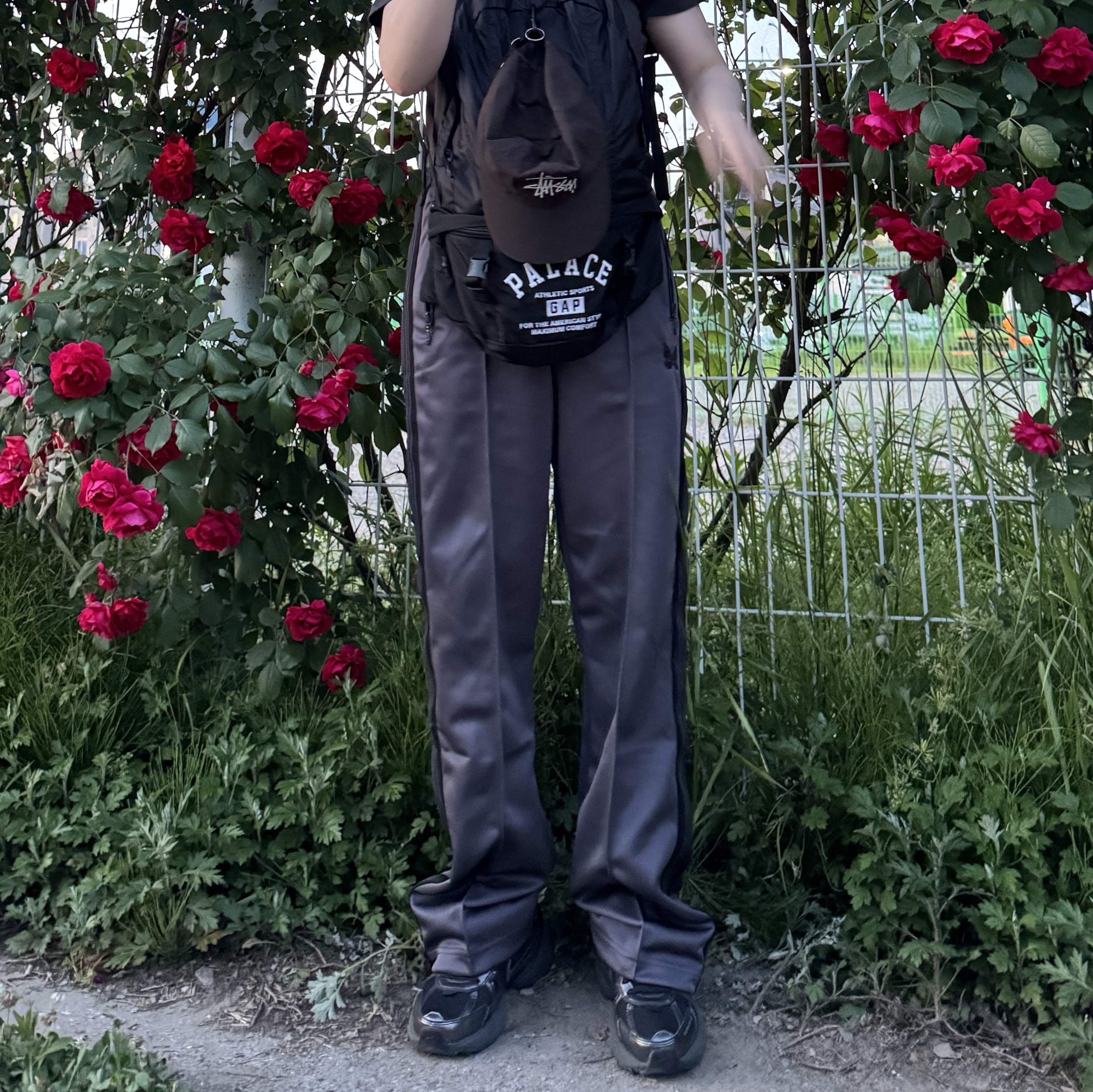 Nike V2K Run Black Anthracite, Palace x Gap Backpack Black - 24SS 착용 스타일 - 1