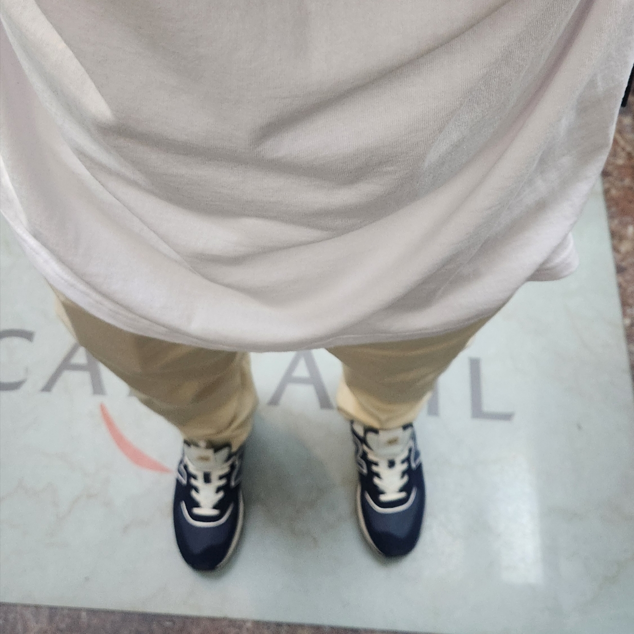 New Balance 574 Legacy Navy 착용 스타일 - 1