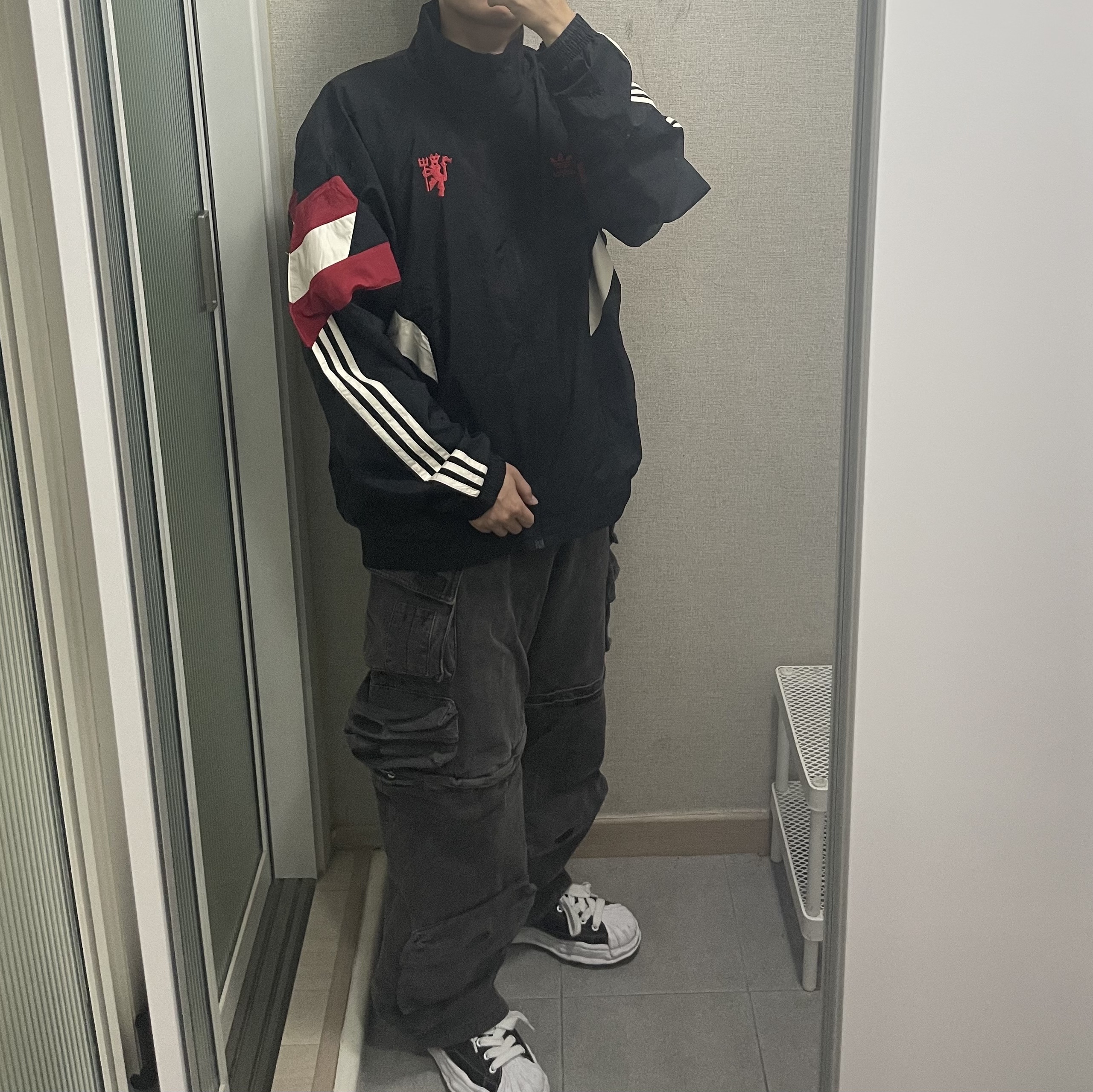 Adidas Manchester United Originals Track Top Black Red - KR Sizing 착용 스타일