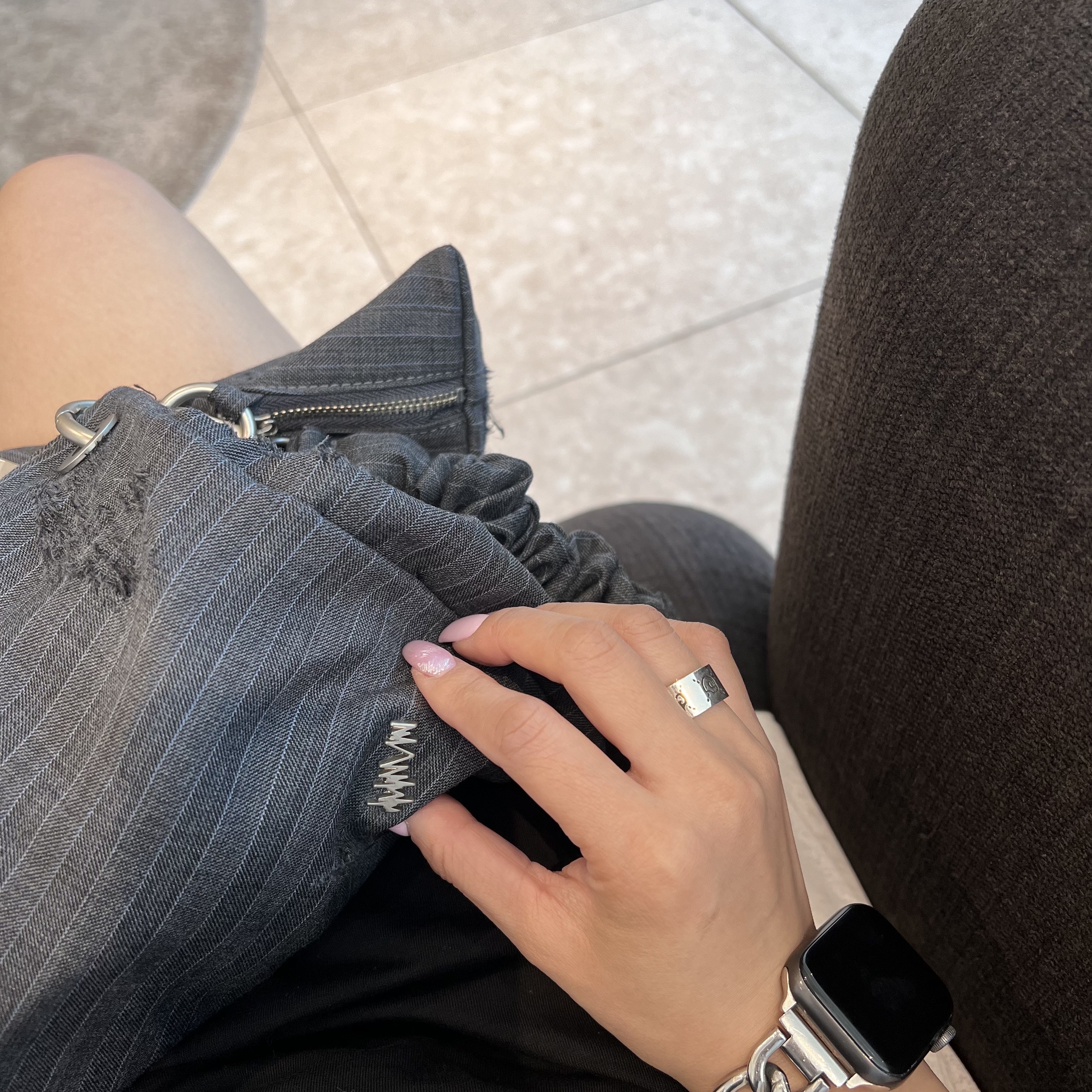 (W) Diesel D-Angiel Short Dress Black White, Dr. Martens Kimber Logo Webbing Strap Sandals Black 착용 스타일 - 3