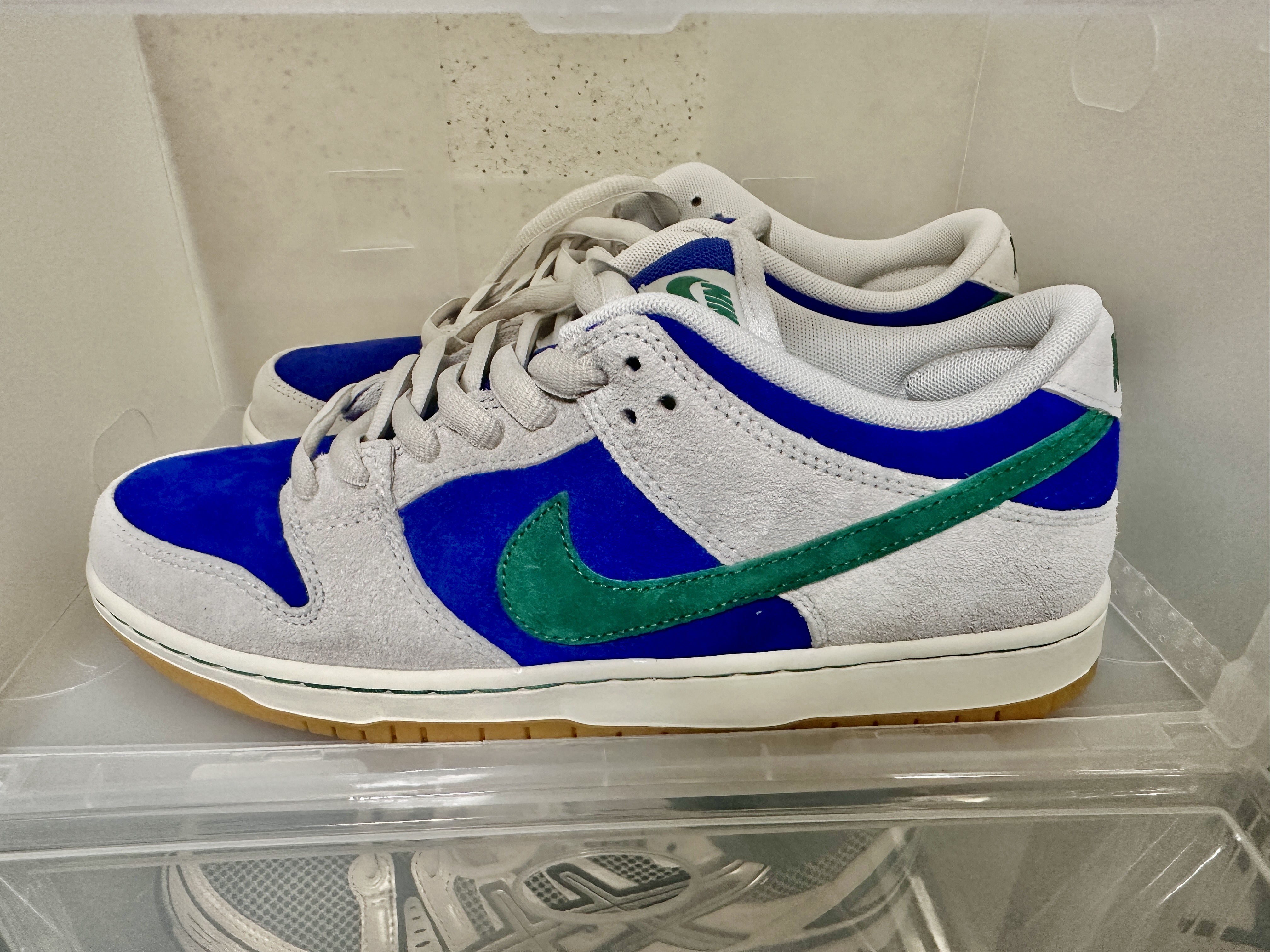 Nike SB Dunk Low Pro Phantom and Hyper Royal 착용 스타일