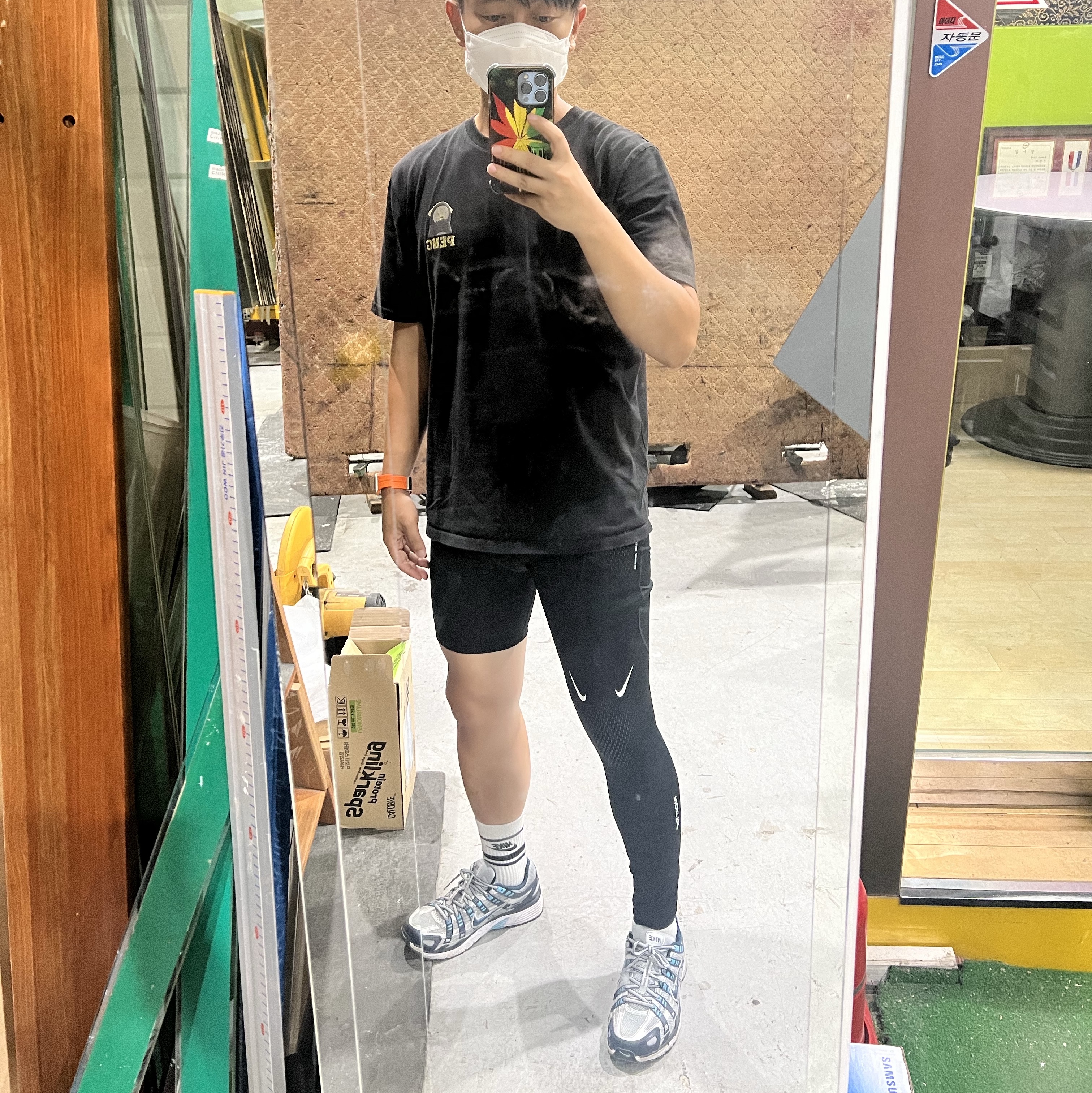 Nike x Drake Nocta NRG Essential Right Single Leg Tights Black (DN0003-010), Nike P-6000 Armory Navy Flat Silver 착용 스타일