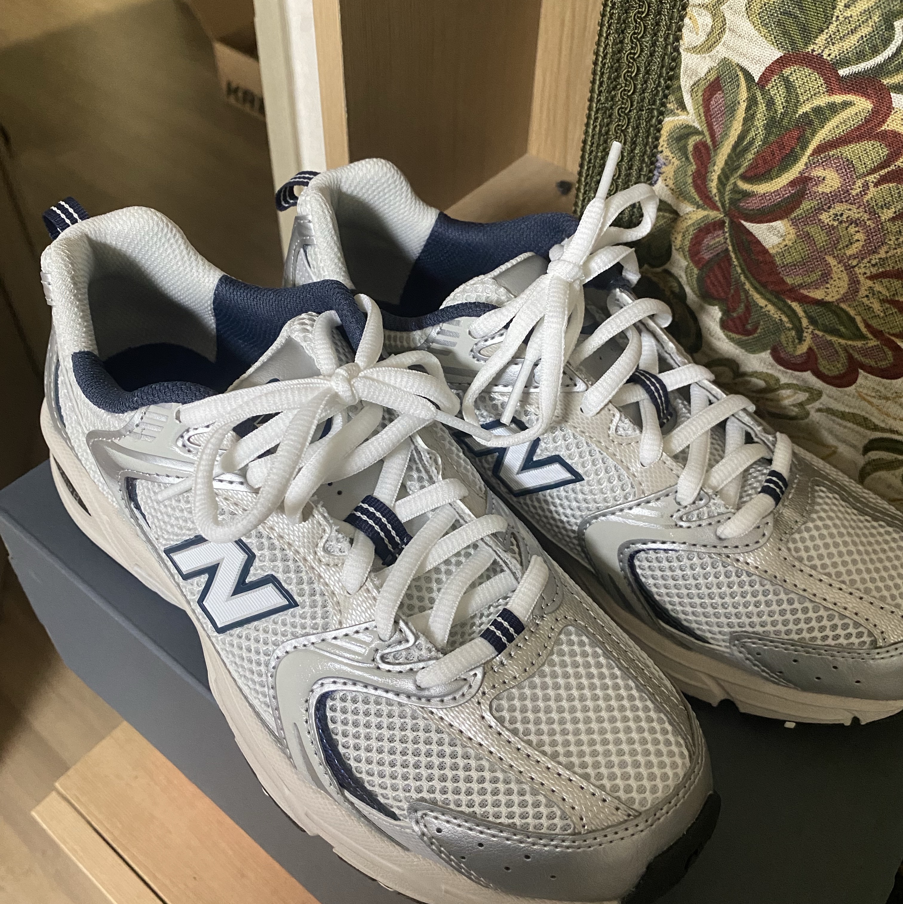 New Balance 530 Steel Grey 착용 스타일