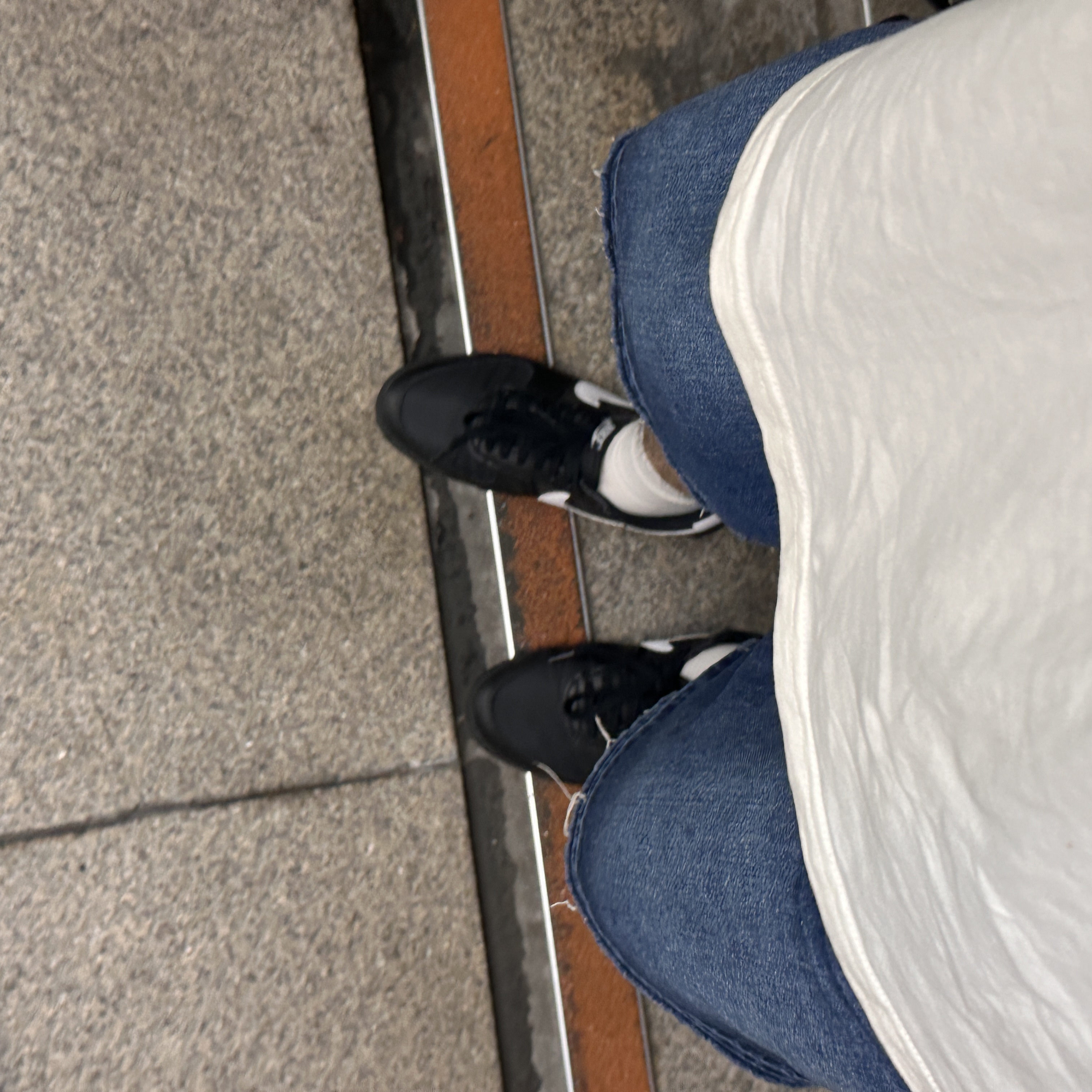 Nike Field General 82 SP Black and White 착용 스타일