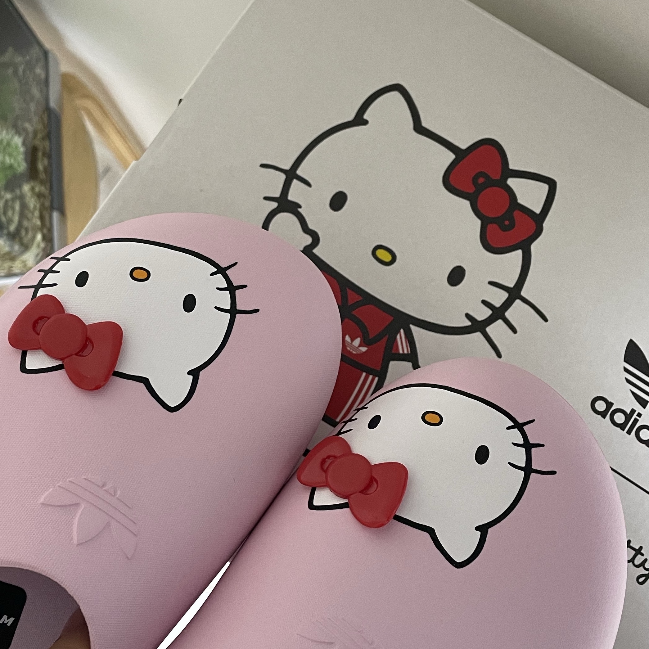 (W) Adidas x Hello Kitty Adifom Stan Smith Mule Clear Pink Red 착용 스타일