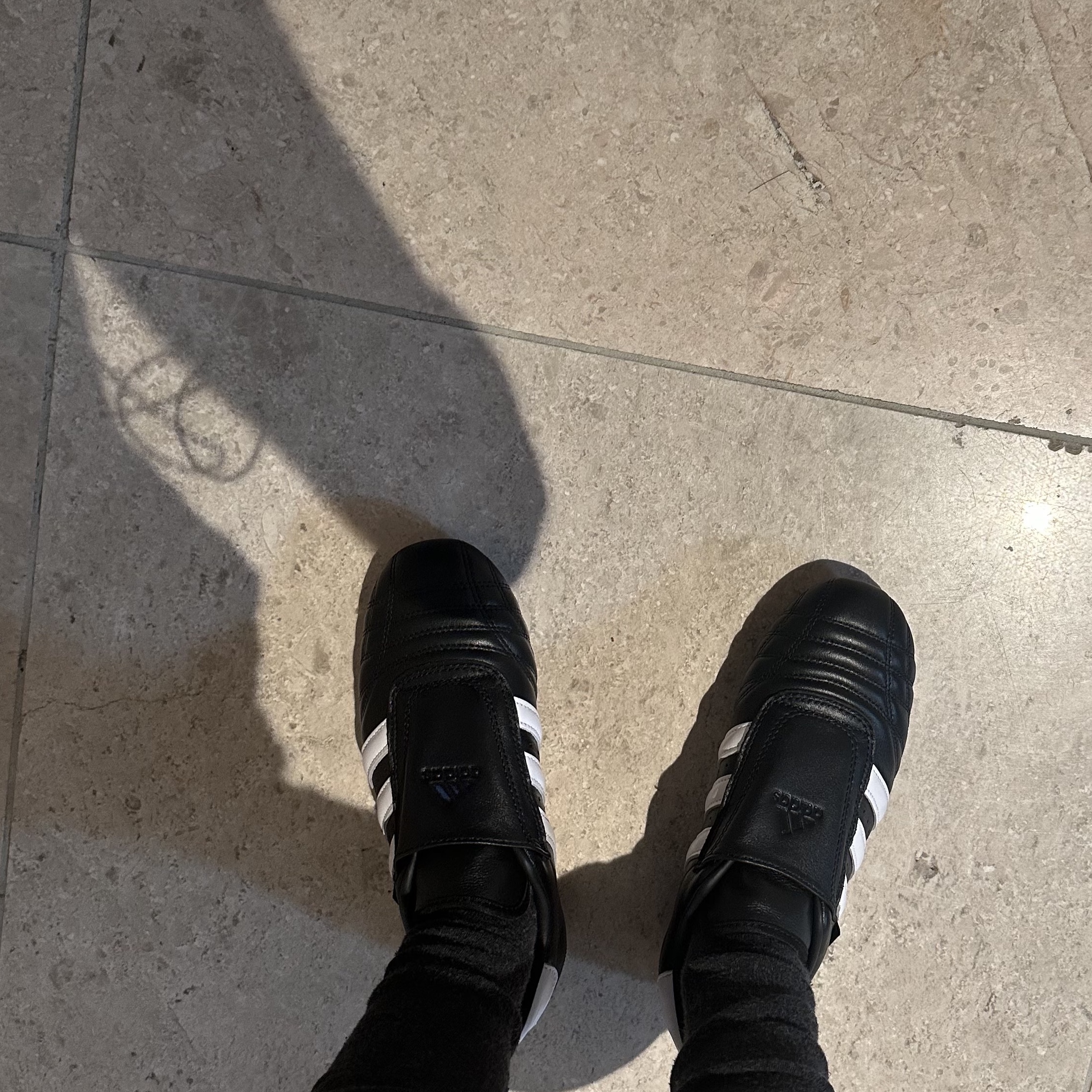 (W) Adidas Taekwondo Core Black Cloud White 착용 스타일 - 3