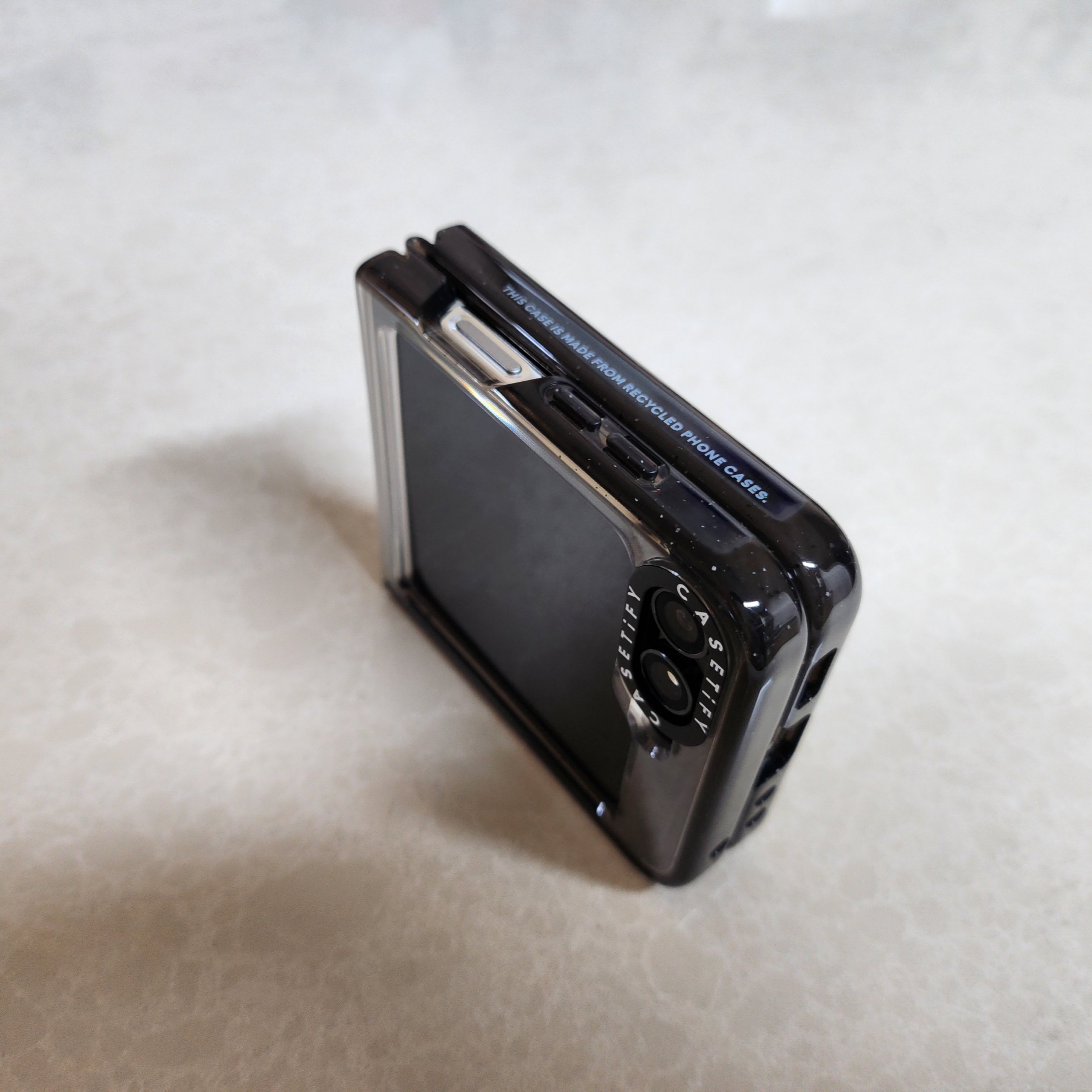 Casetify x Matin Kim Galaxy Black Logo Impact Case Matte Black 착용 스타일 - 4