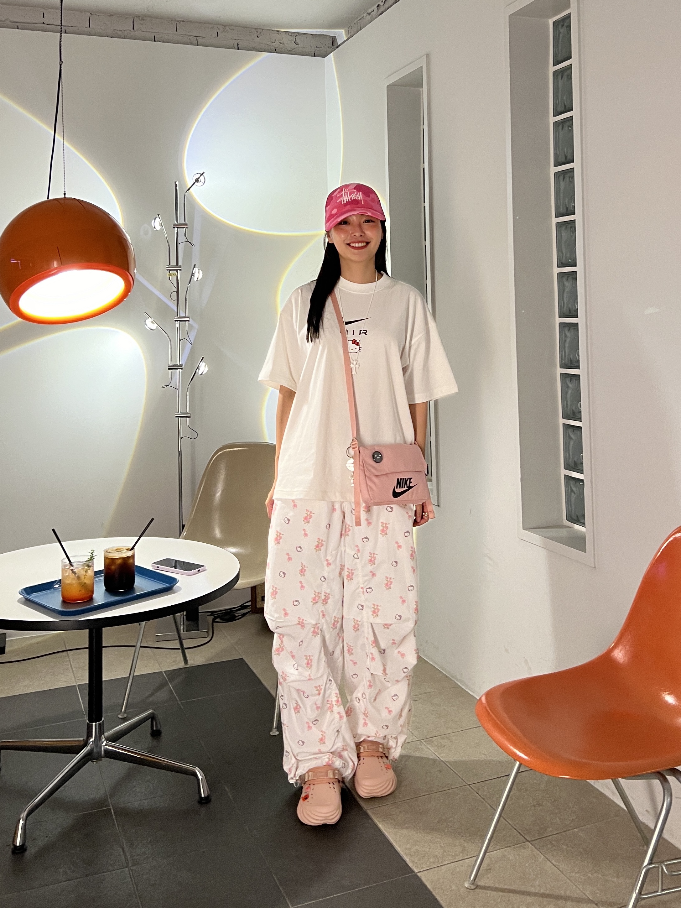 Stussy x BAPE Trucker Cap Pink, Nike x Hello Kitty NRG Air T-Shirt White - Asia 착용 스타일 - 7