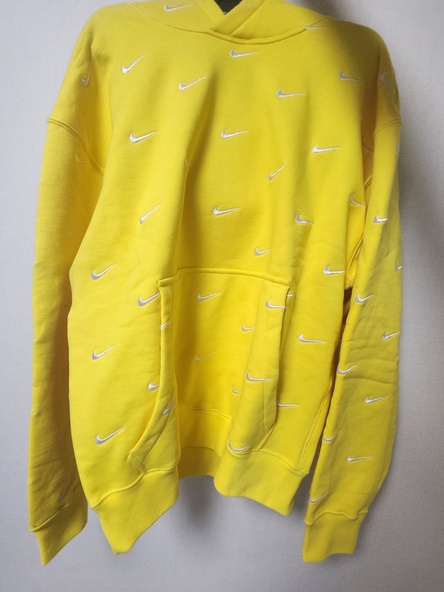 Nike NRG Swoosh Logo Hoodie Chrome Yellow, Nike x Readymade Blazer Mid White 착용 스타일 - 1