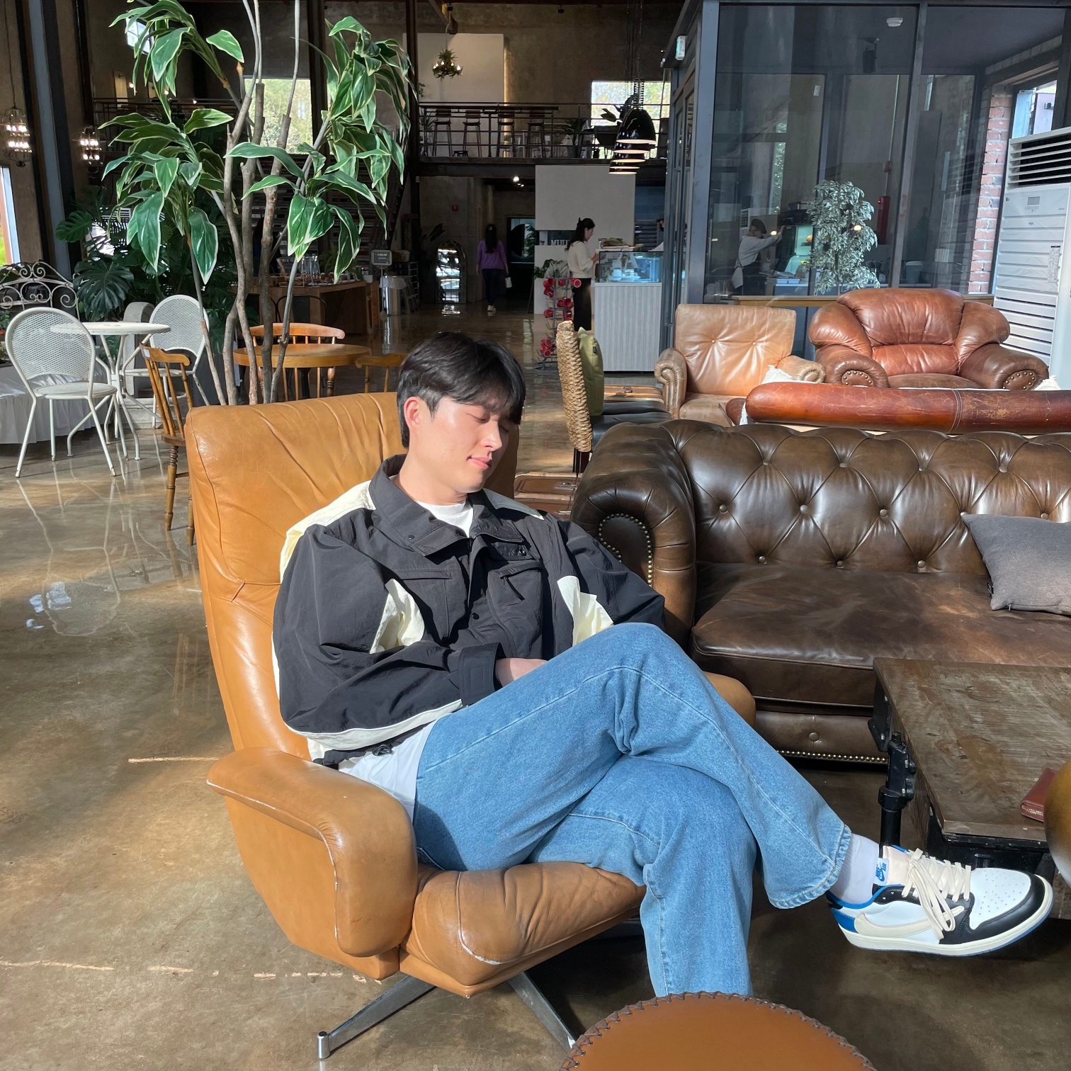 Ader Error Grampur Jumper Noir, Jordan 1 x Travis Scott x Fragment Retro Low OG SP Military Blue 착용 스타일