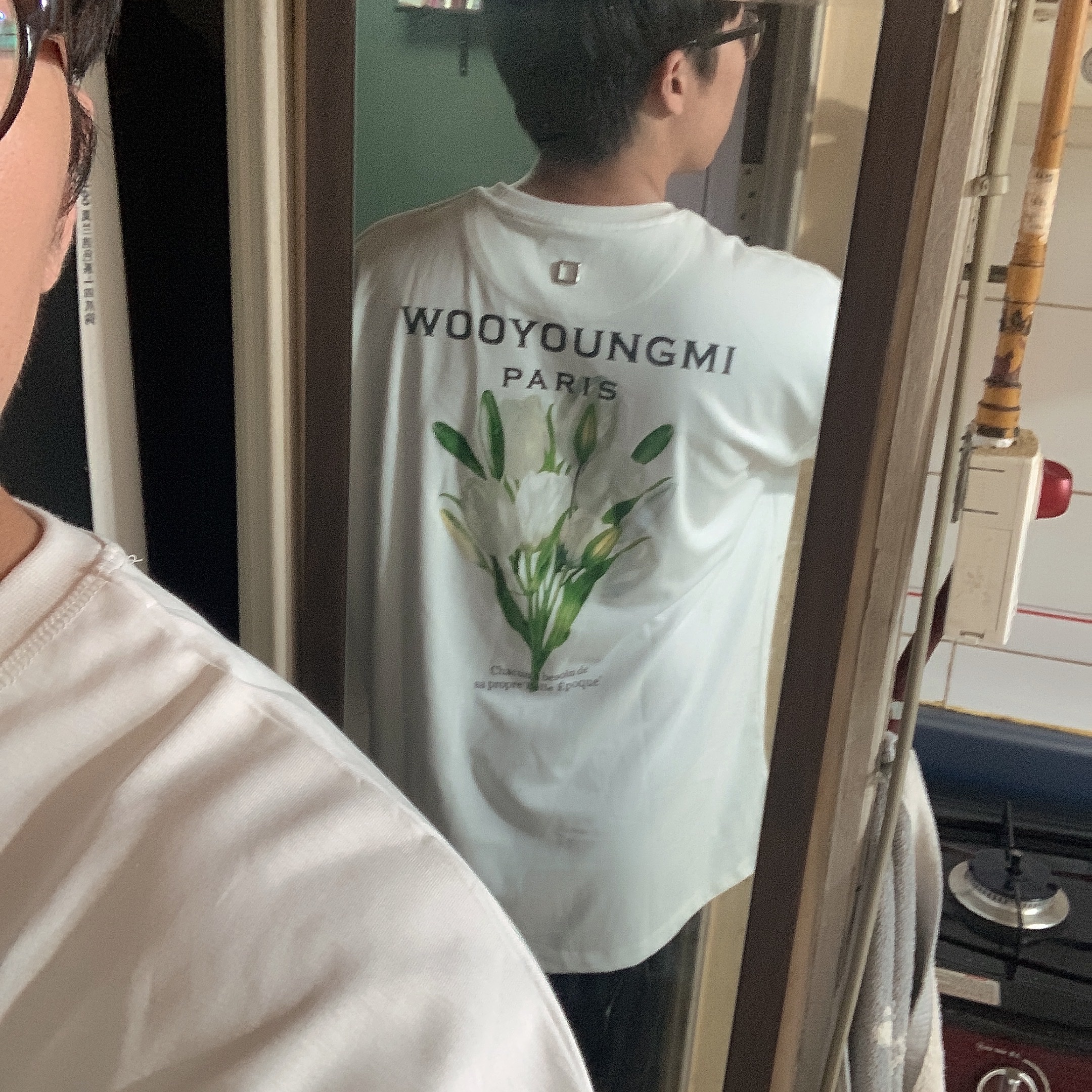 Wooyoungmi Flower Print Long Sleeve Back Logo T-Shirt White - 22SS 착용 스타일