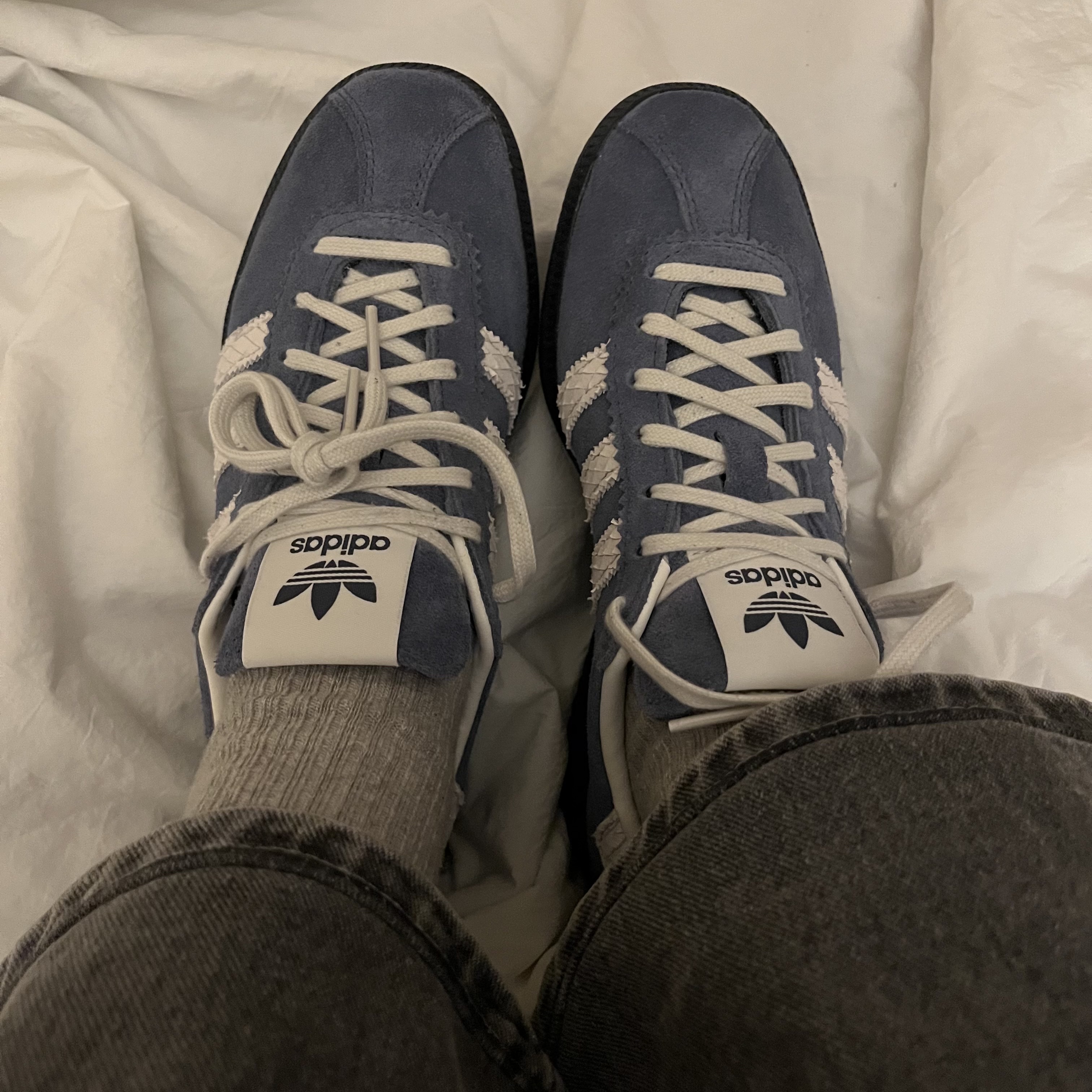 (W) Adidas Bermuda Night Indigo Preloved Ink 착용 스타일