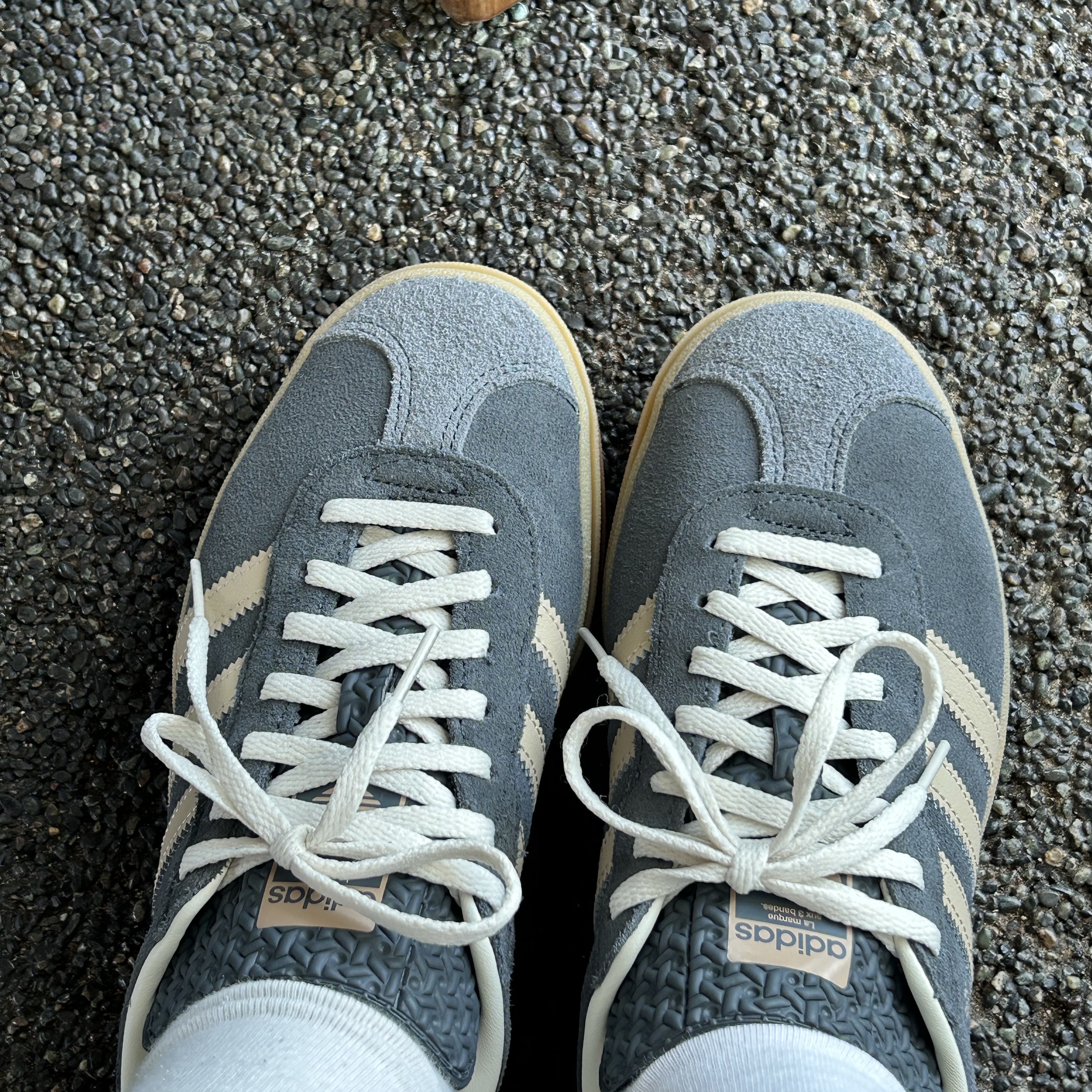 (W) Adidas Gazelle Bold Grey Six Magic Beige 착용 스타일 - 1