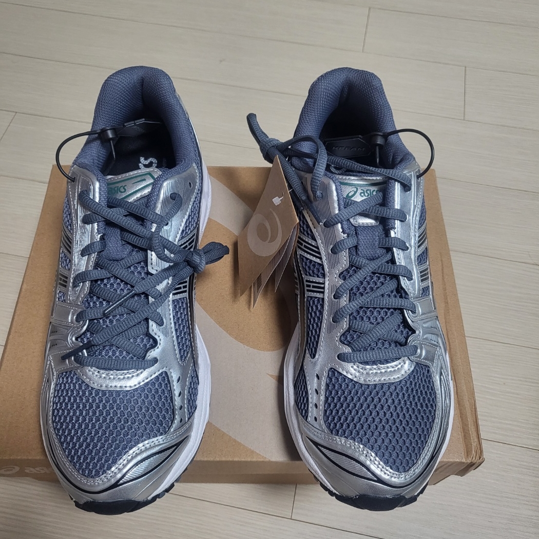 Asics Gel-Kayano 14 Metropolis Jasper Green 착용 스타일