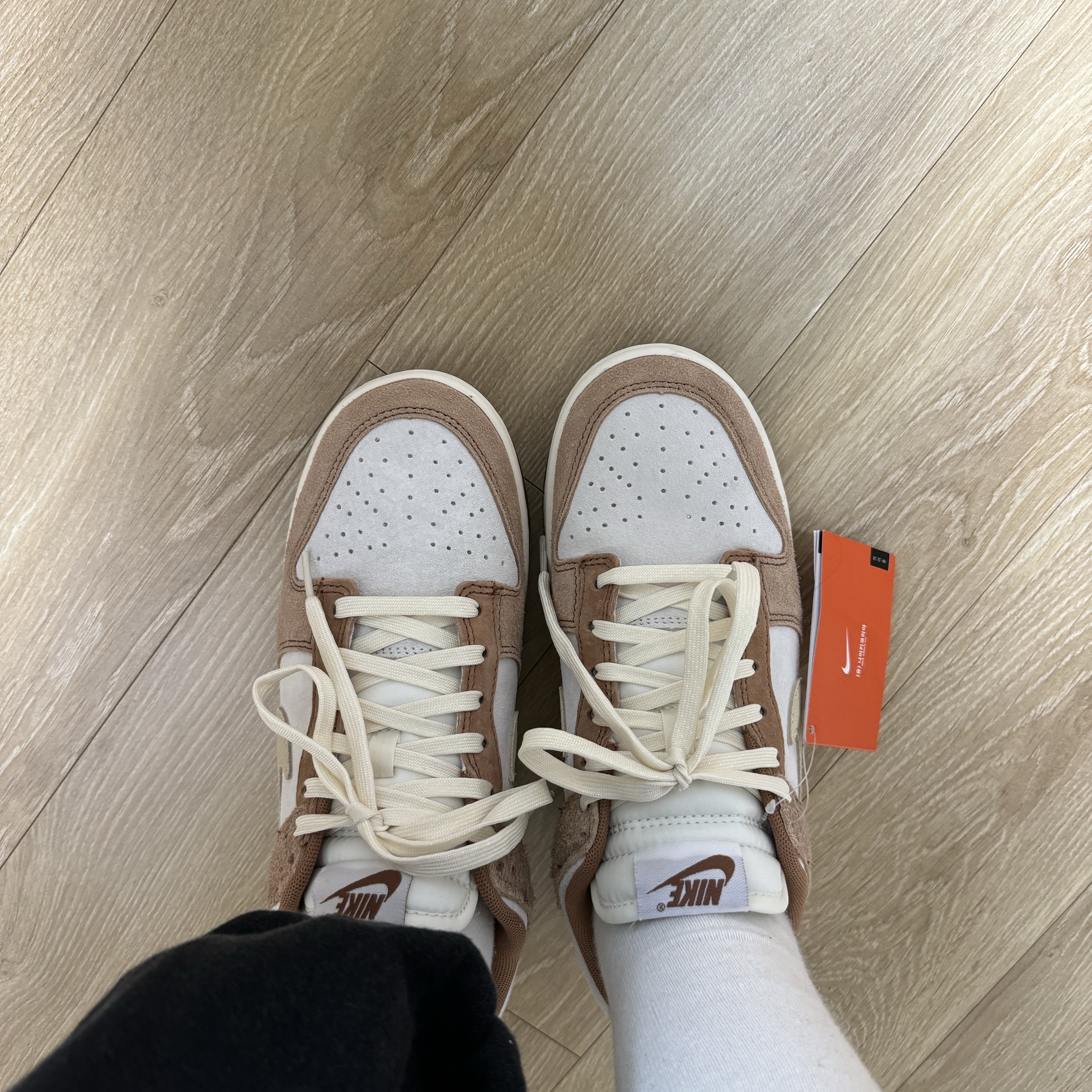 Nike Dunk Low Pro Premium Medium Curry 착용 스타일 - 2