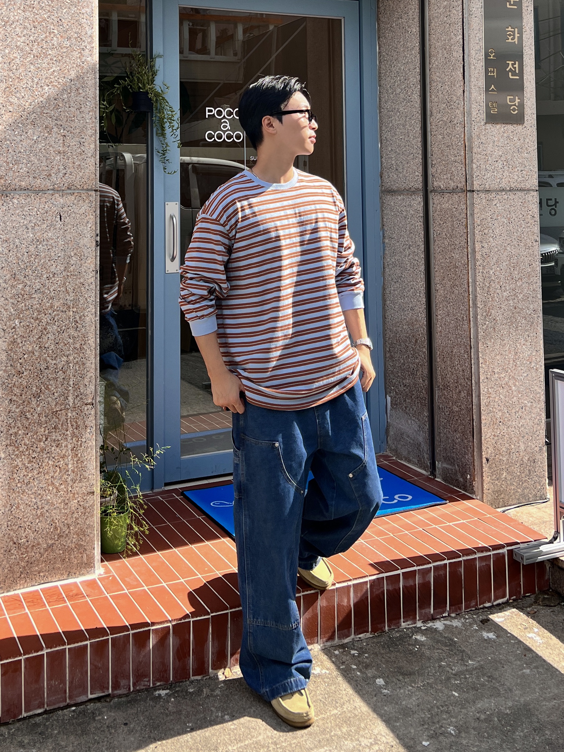 Clarks Wallabee Maple Suede 착용 스타일 - 1