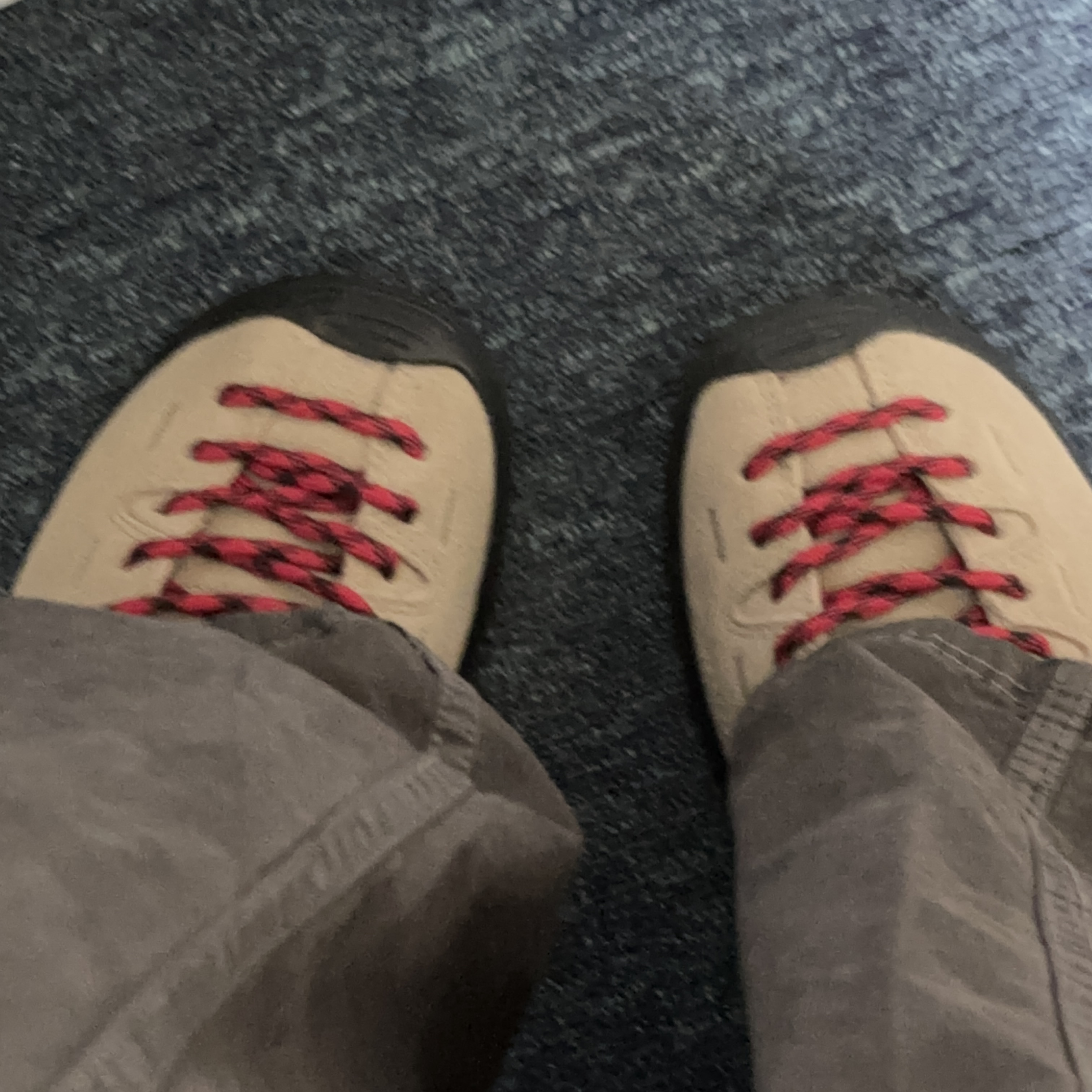 (W) Keen Jasper Suede Sneakers Silver Mink 착용 스타일 - 3
