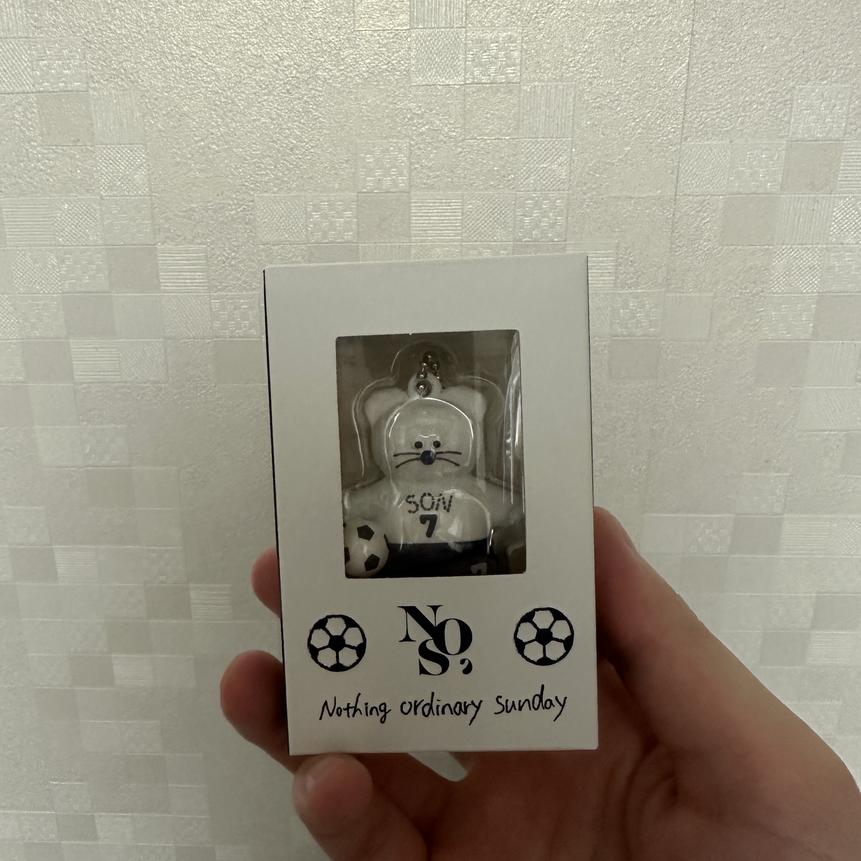 Monamhee x NOS7 SON.hee Figure Keyring Cream 착용 스타일 - 2