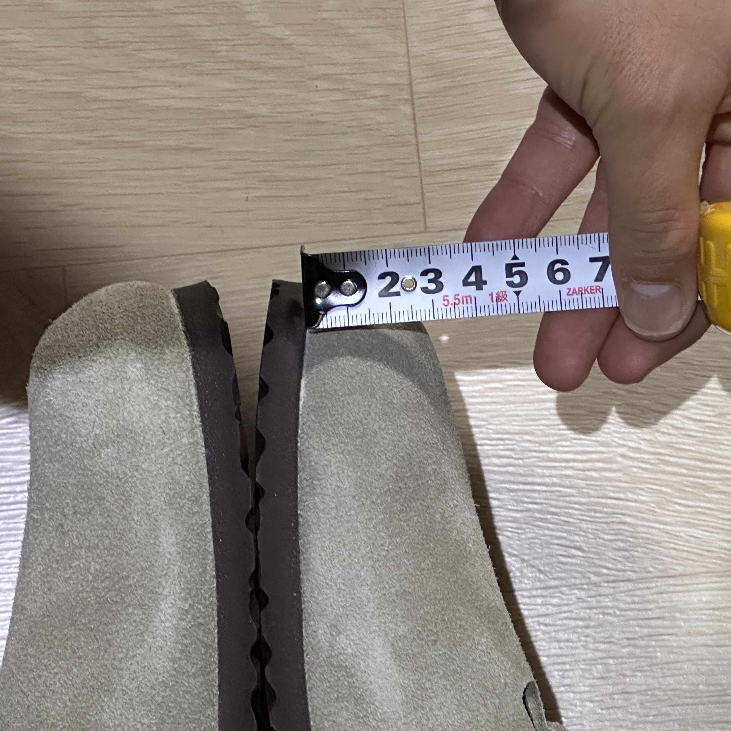 Birkenstock Boston Soft Footbed Taupe - Narrow 착용 스타일 - 2