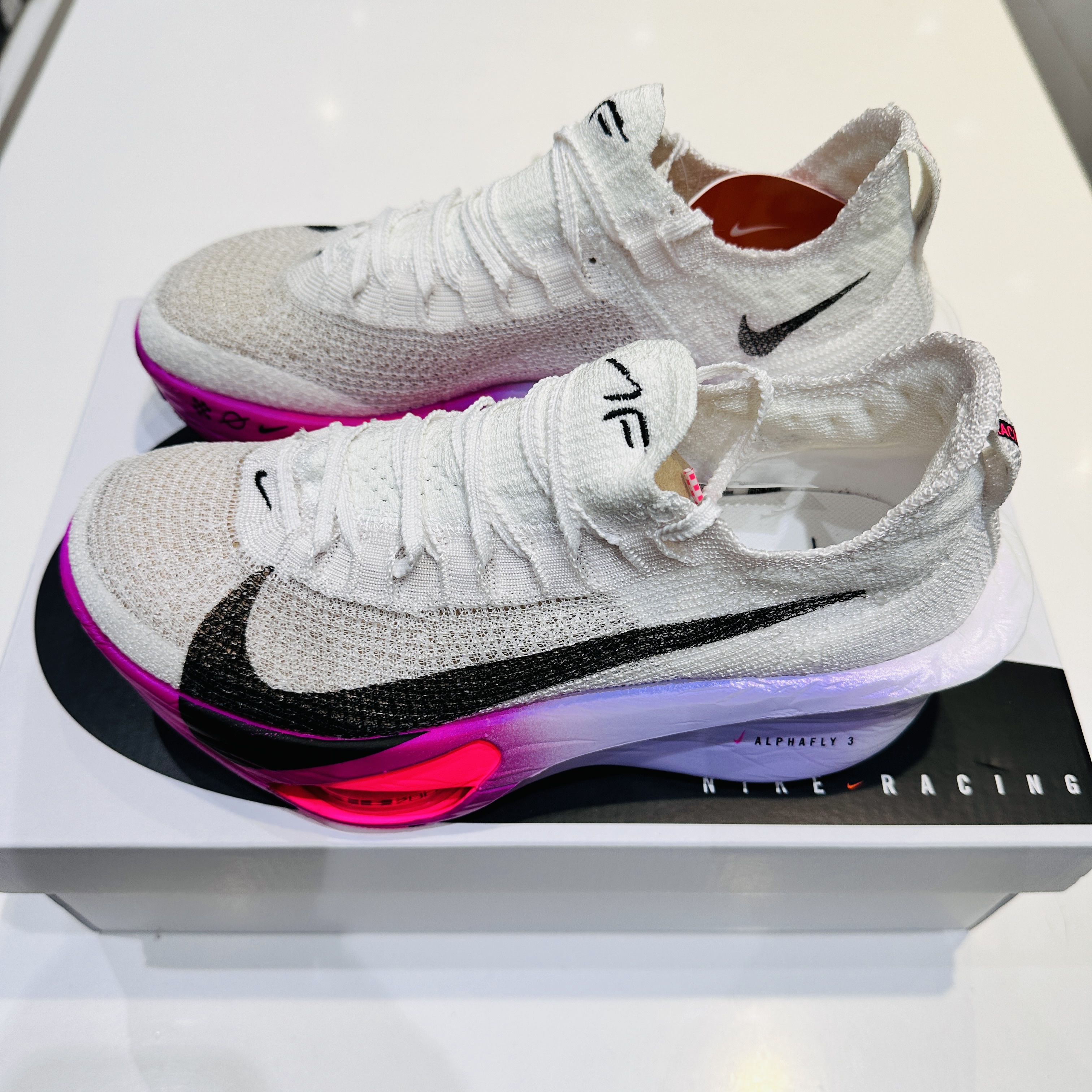 (W) Nike Air Zoom Alphafly Next% 3 Hyper Pink 착용 스타일 - 2