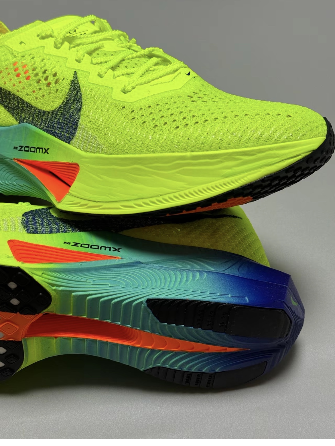 Nike ZoomX Vaporfly Next% 3 Volt Scream Green 착용 스타일 - 6