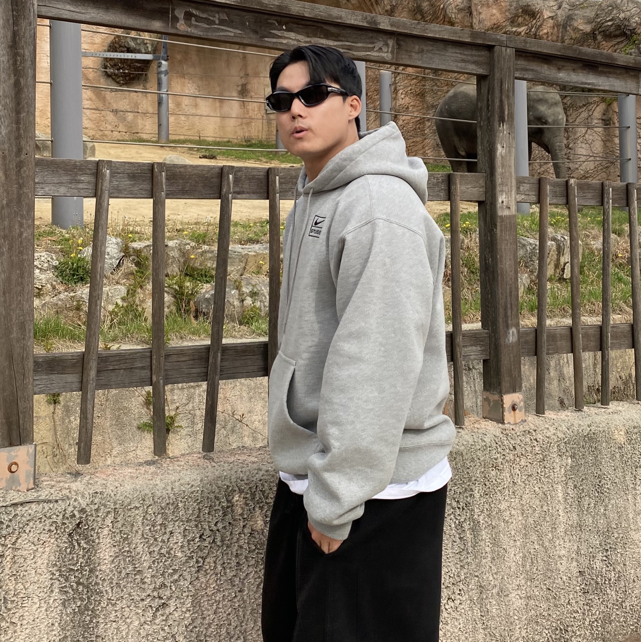 Nike x Stussy NRG RA Pullover Hoodie Dark Grey Heather (DJ9488-063) 착용 스타일