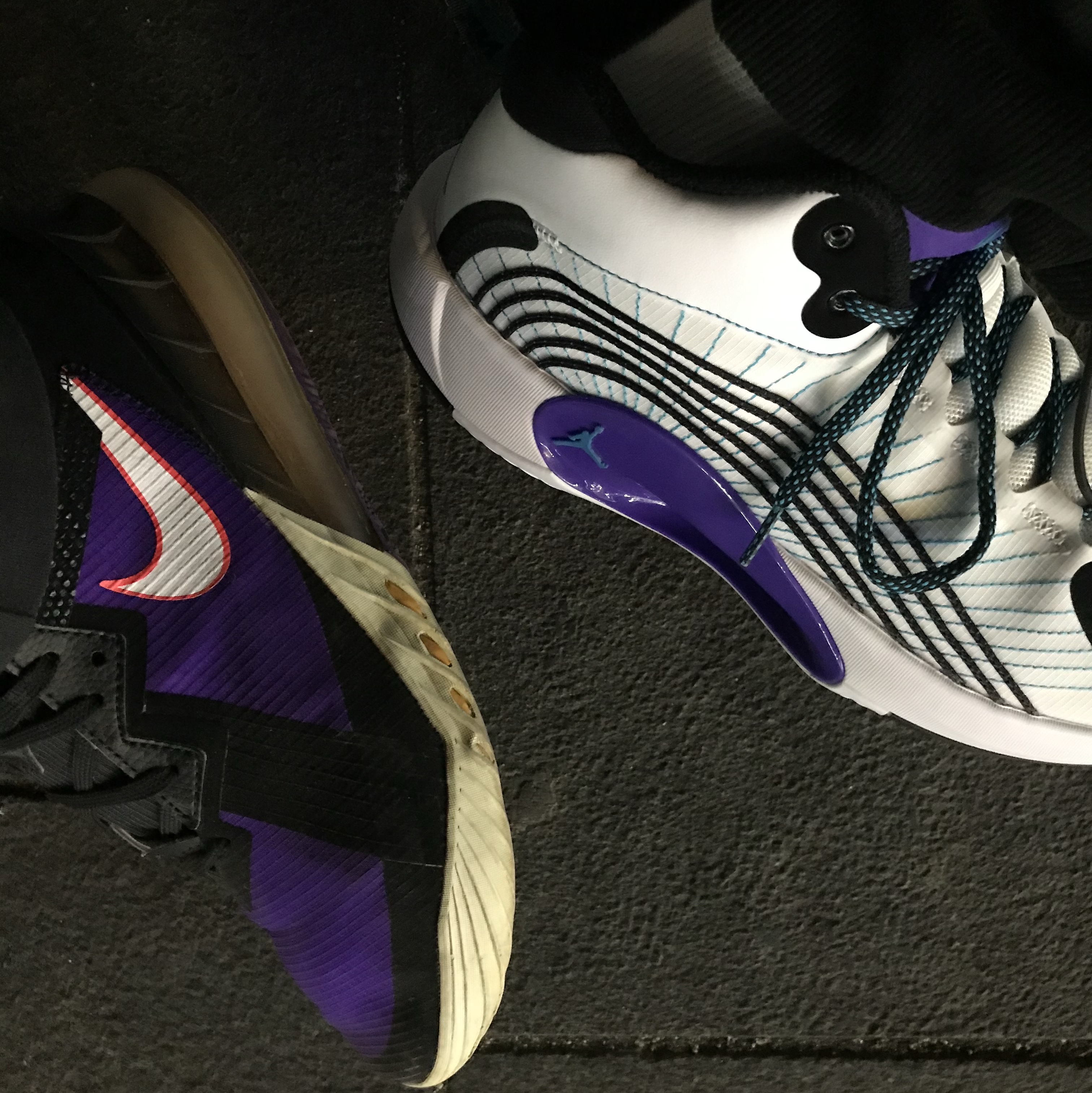Jordan Jumpman 2021 PF White Aquatone, Nike LeBron 18 Low ACG Terra 착용 스타일 - 1