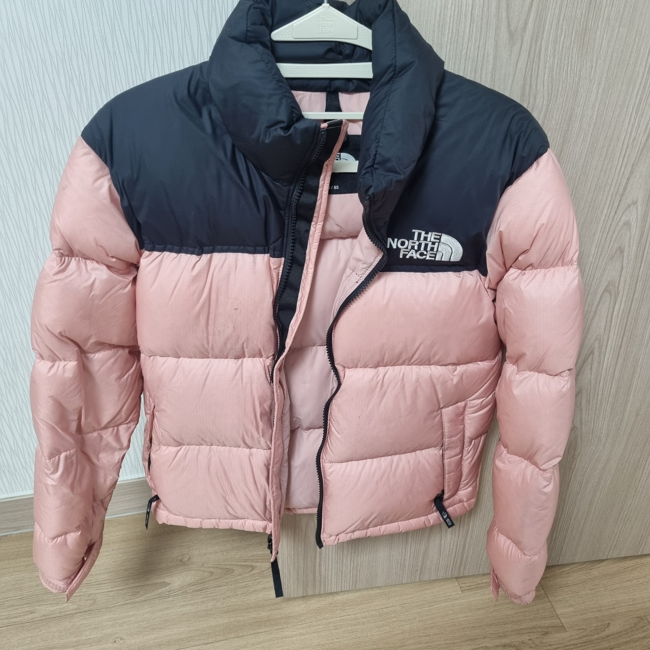 (W) The North Face 1996 Eco Nuptse Jacket Dusty Rose 착용 스타일