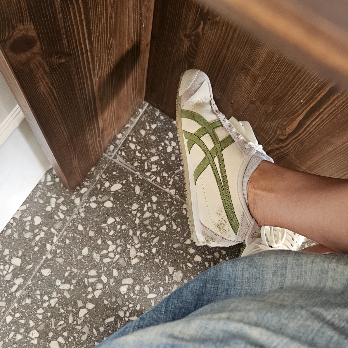 (W) Helen Kaminski Bianca Nougat Natural Logo, Onitsuka Tiger Mexico 66 Vintage Birch Cactus Green 착용 스타일 - 2