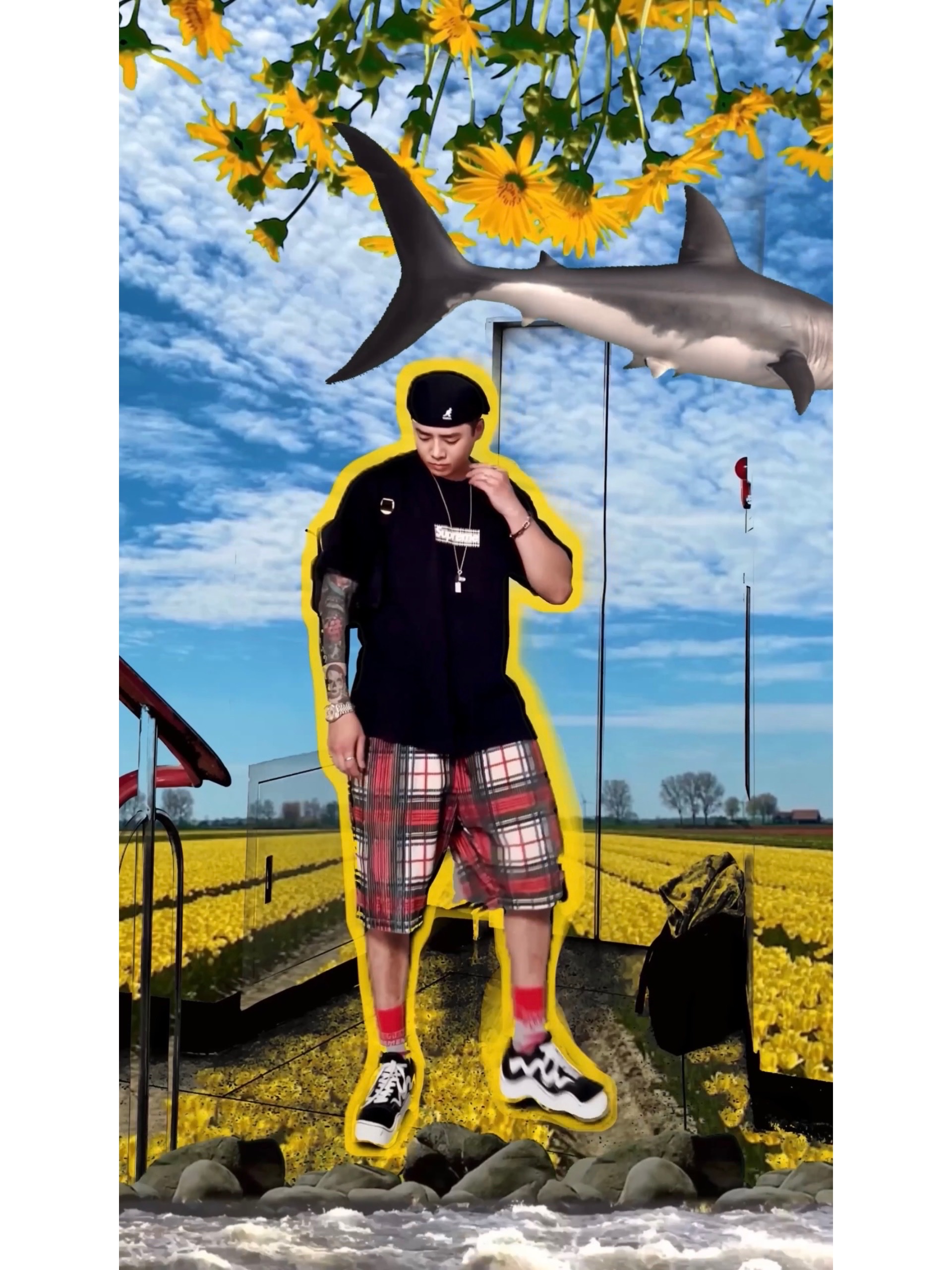 Supreme x Kangol Ventair Logo 504 Black - 22SS, Supreme x Burberry Box Logo T-Shirt Black - 22SS 착용 스타일 - 9