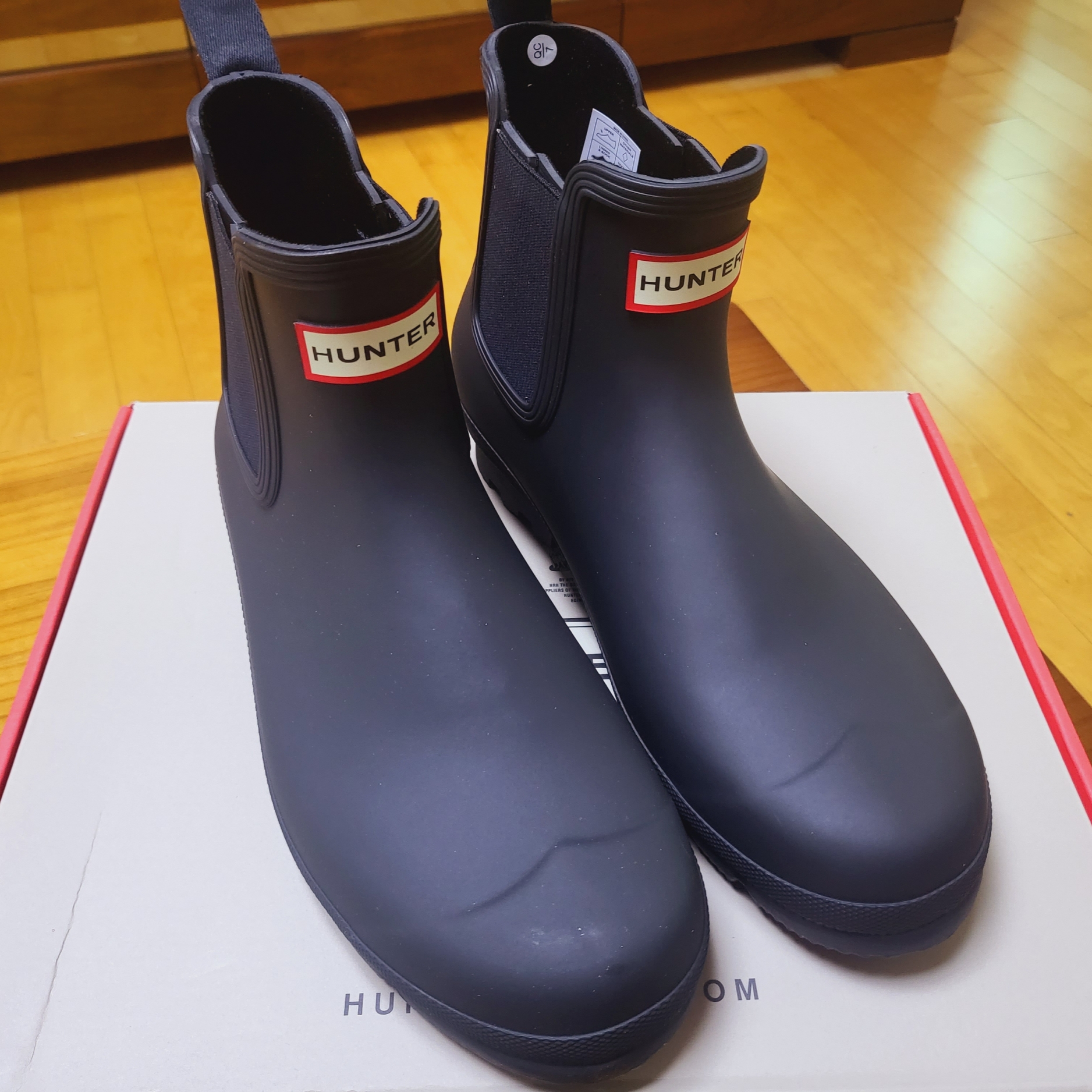 Hunter Original Chelsea Boots Black 착용 스타일 - 2
