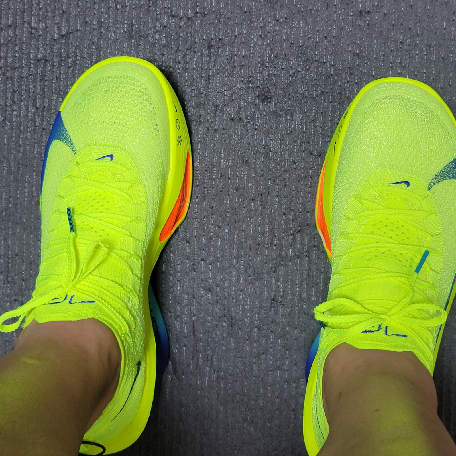 Nike Air Zoom Alphafly Next% 3 Volt 착용 스타일