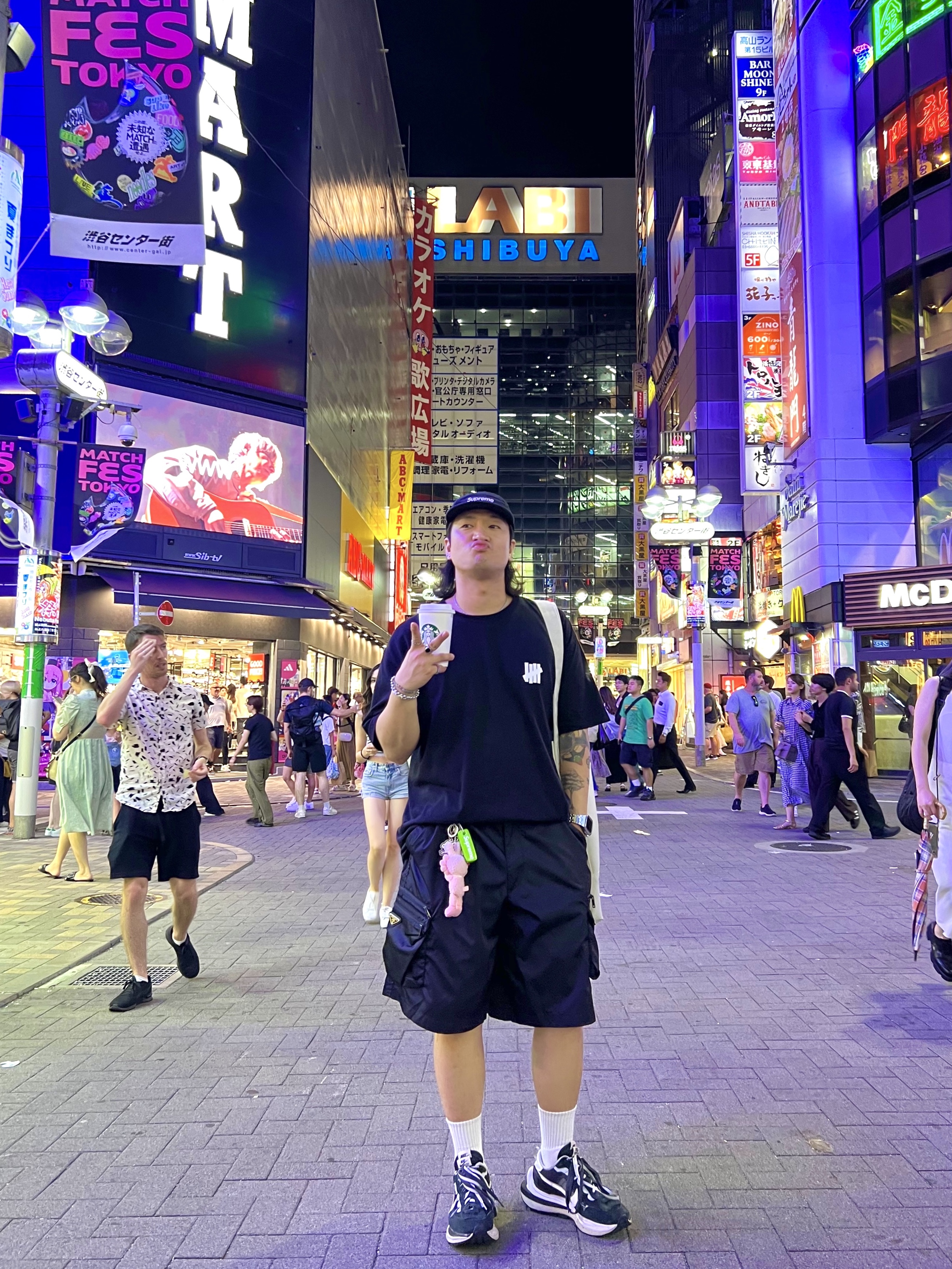 Supreme Washed Chino Twill Camp Cap Black, Nike x Sacai VaporWaffle Black White 착용 스타일