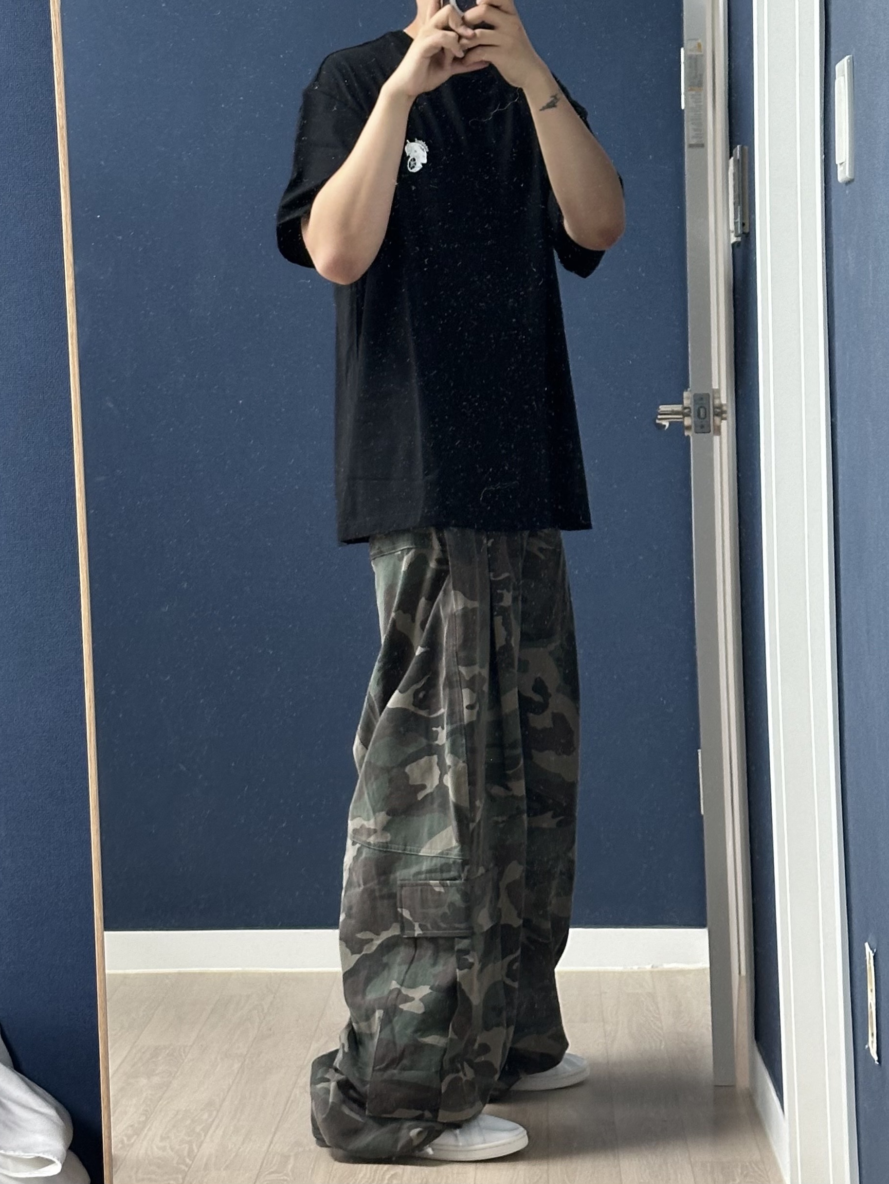 Adidas Stan Smith Decon Cloud White Green, Undermycar Mu.51 Anti Fxxking Logo Play Big Cargo Camo Pants Camo Khaki 착용 스타일