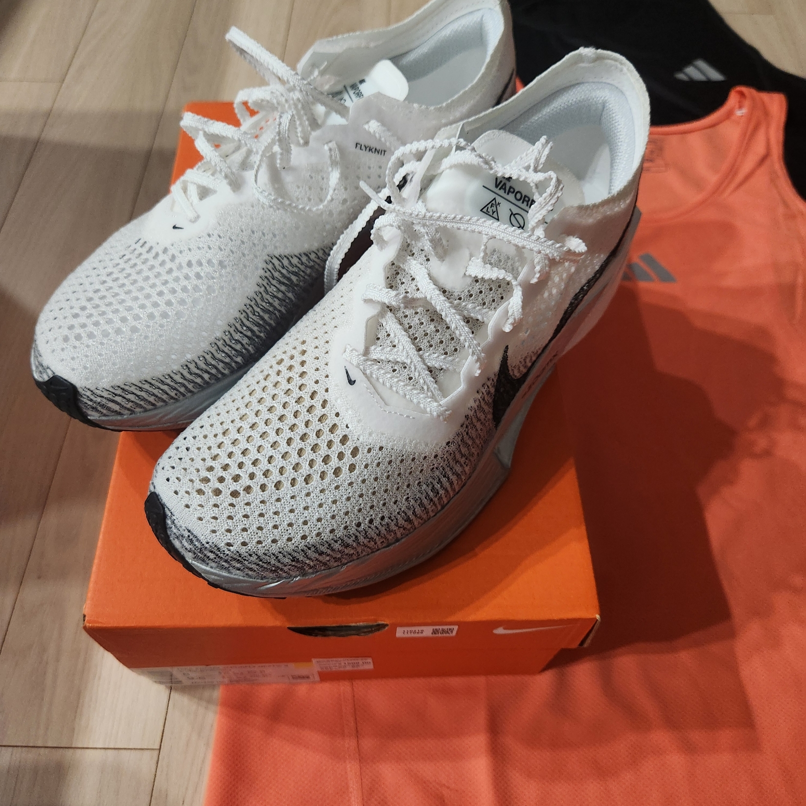 Nike ZoomX Vaporfly Next% 3 White Grey 착용 스타일