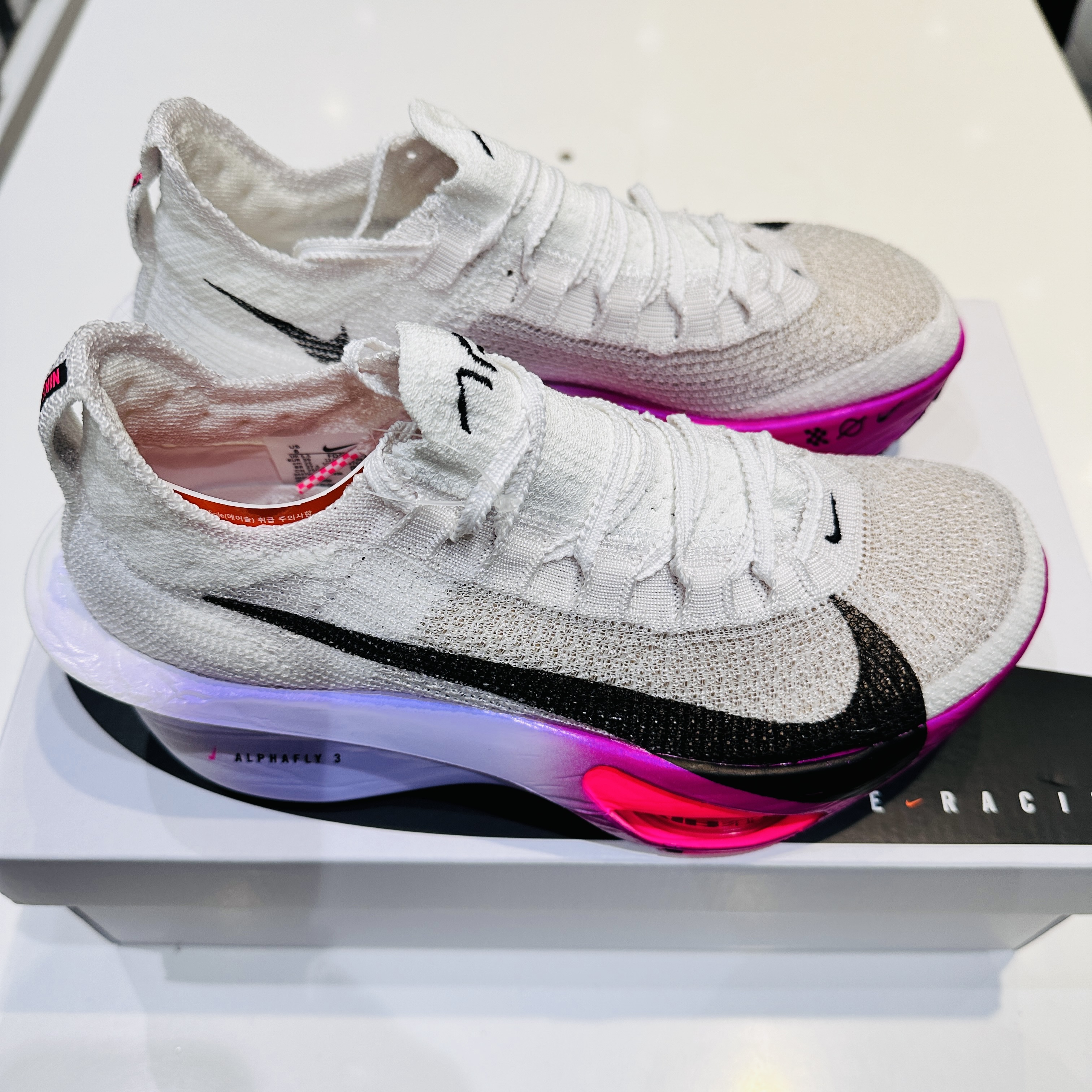 (W) Nike Air Zoom Alphafly Next% 3 Hyper Pink 착용 스타일 - 4
