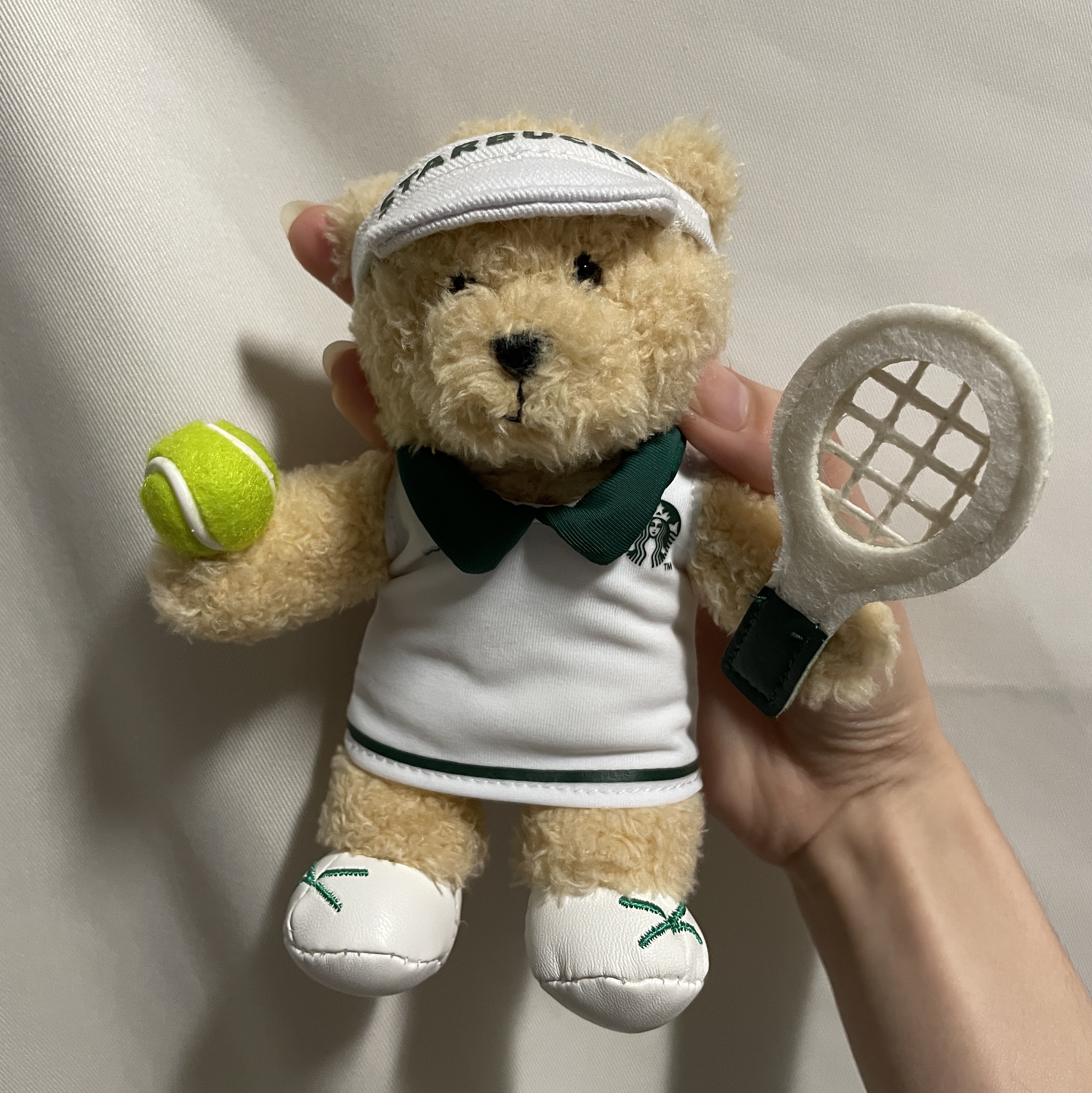 Starbucks Tennis Bearista Keychain 착용 스타일