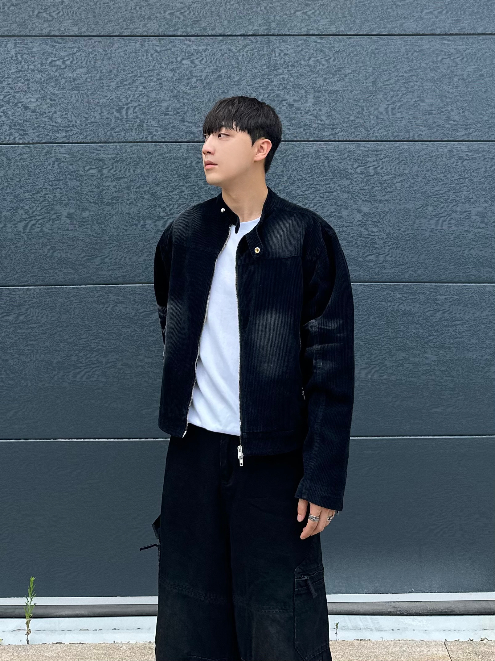 Balenciaga Cargo Sneakers White Grey 착용 스타일 - 2
