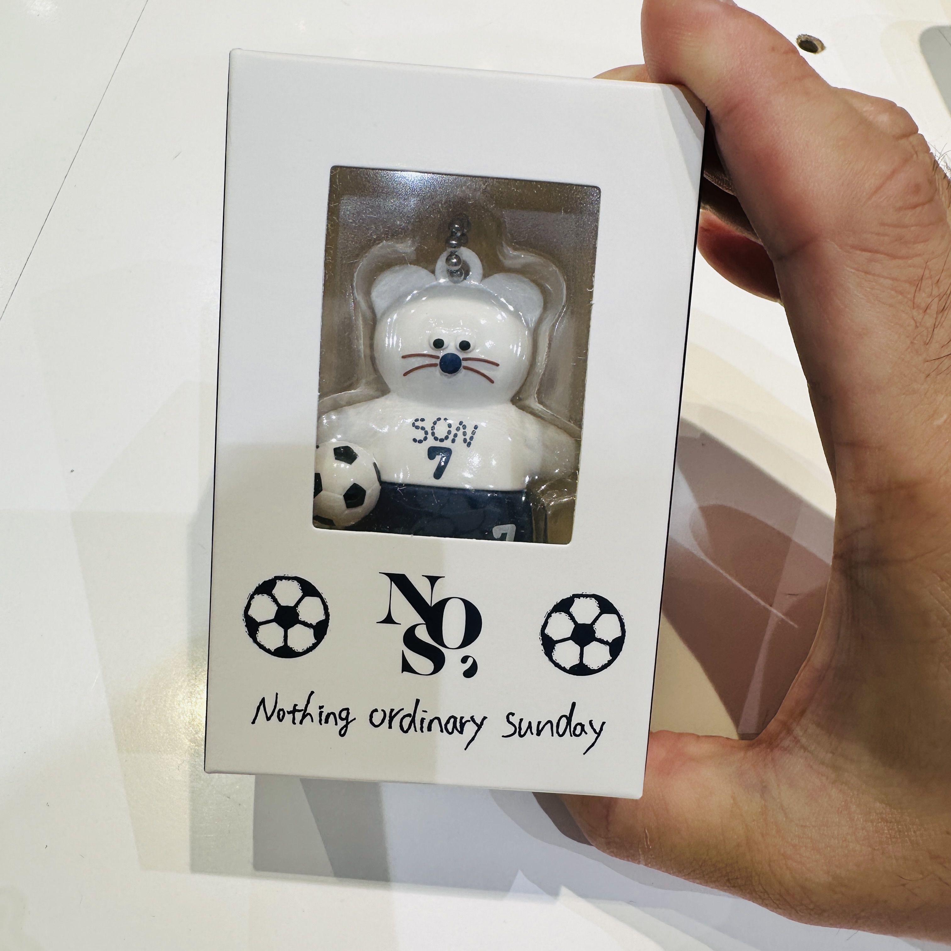 Monamhee x NOS7 SON.hee Figure Keyring Cream 착용 스타일 - 1